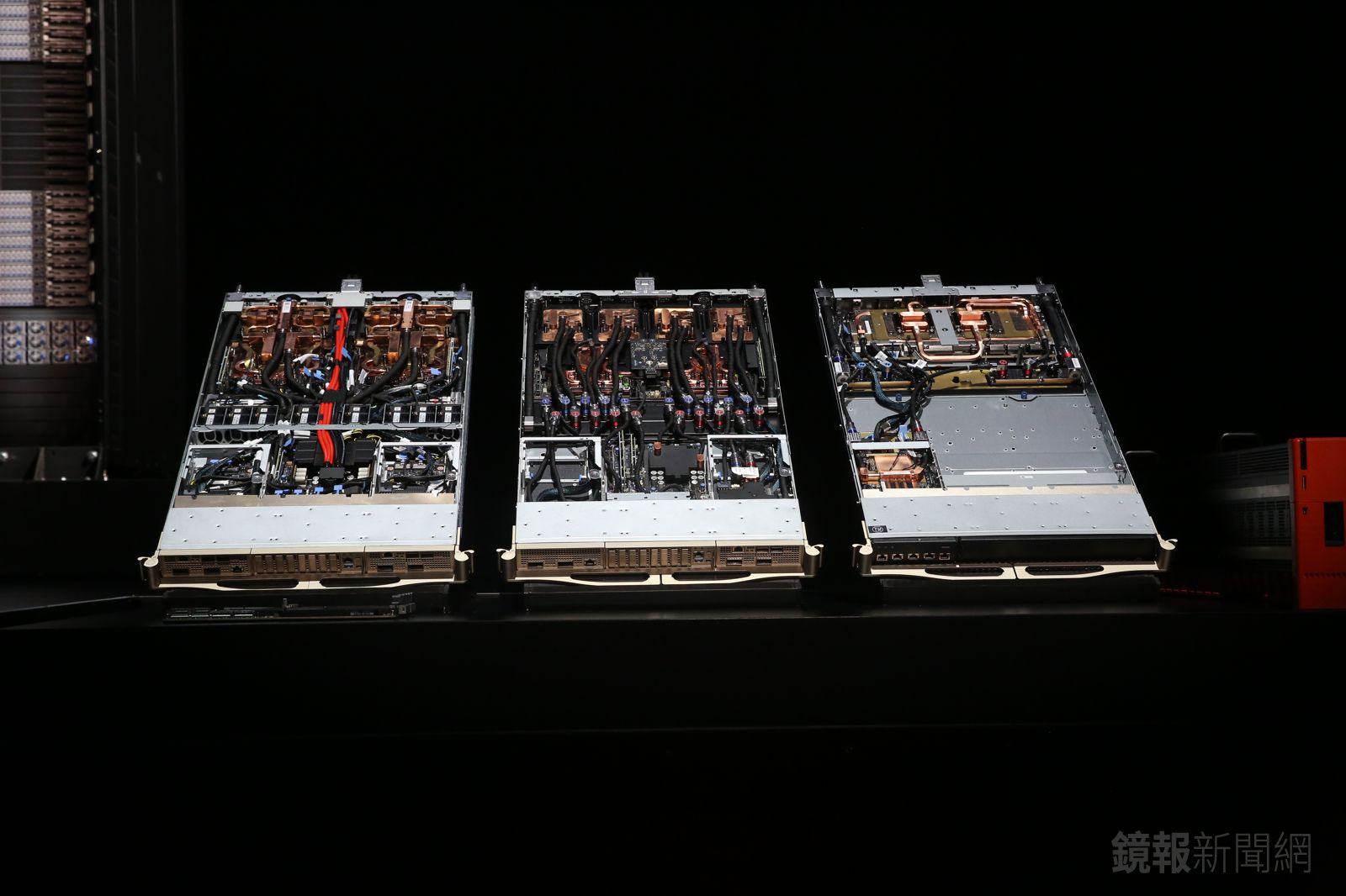 冰火兩重天！8月電力景氣揭示：半導體再創歷史新高　傳產面臨衰退危機