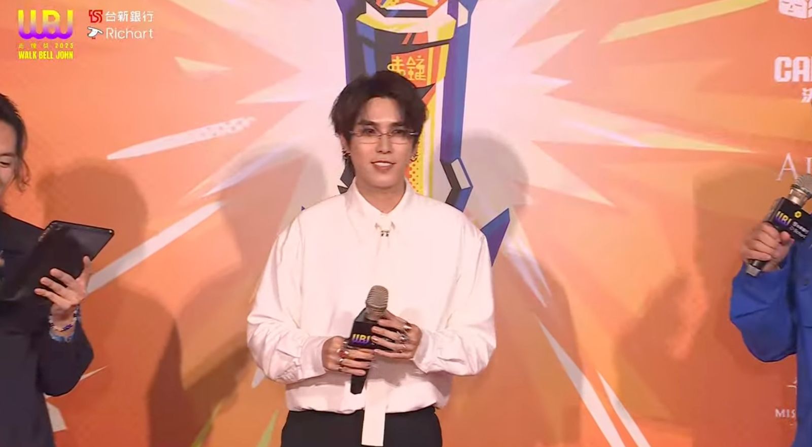 志祺七七帥翻全場。翻攝YT@走鐘獎