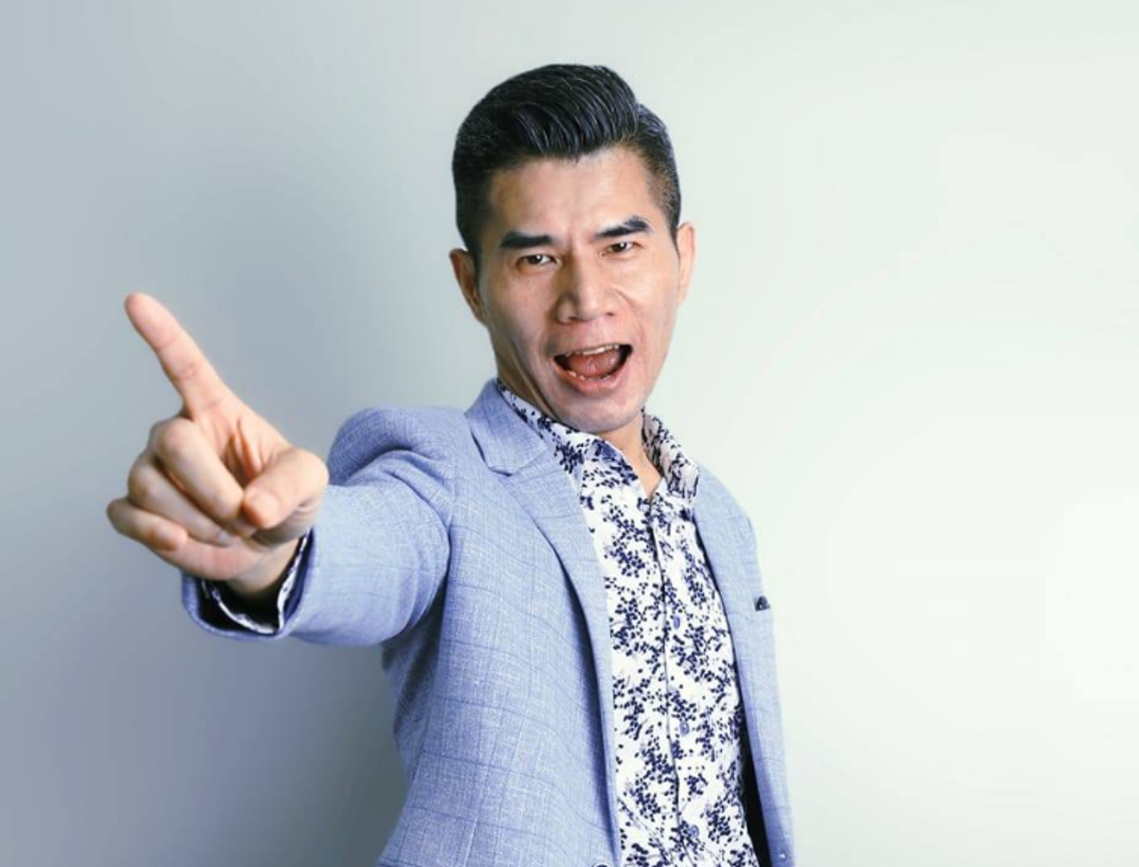 遭連番指控吃軟飯!叫賣哥不忍了...點名1人轟:好像妳住我家床底下