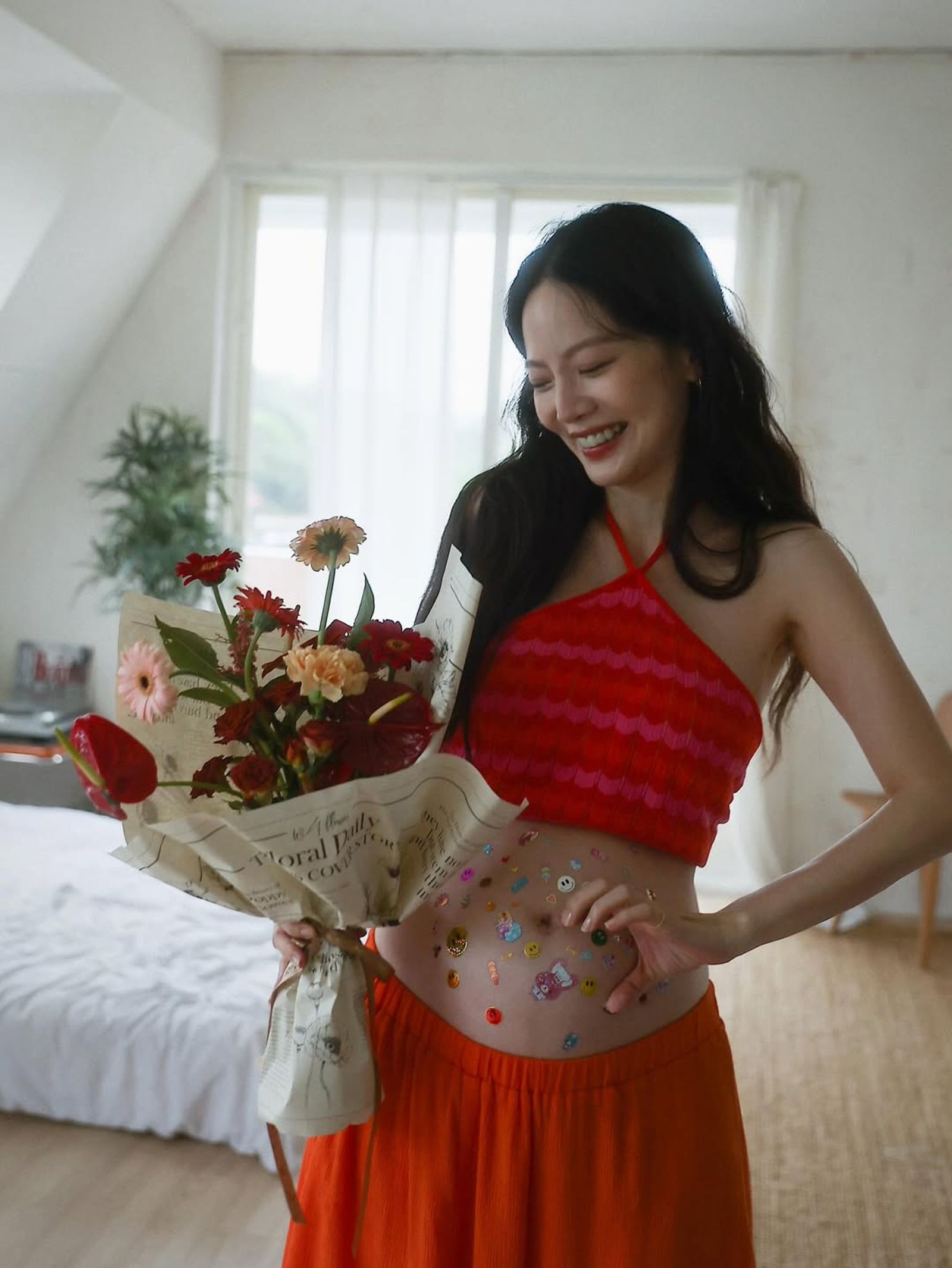 曾之喬曬出孕肚照。翻攝IG@chiaochiaotzeng