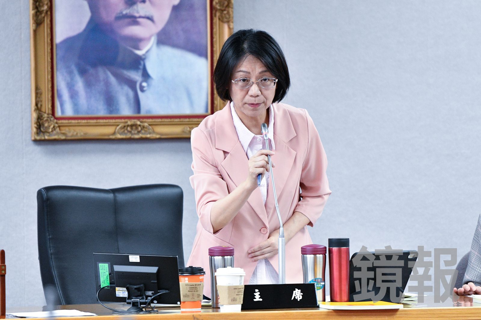 翁曉玲堂哥突爆「她已是中國人」!要台人覺醒別把票給KMT:讓她沒頭路