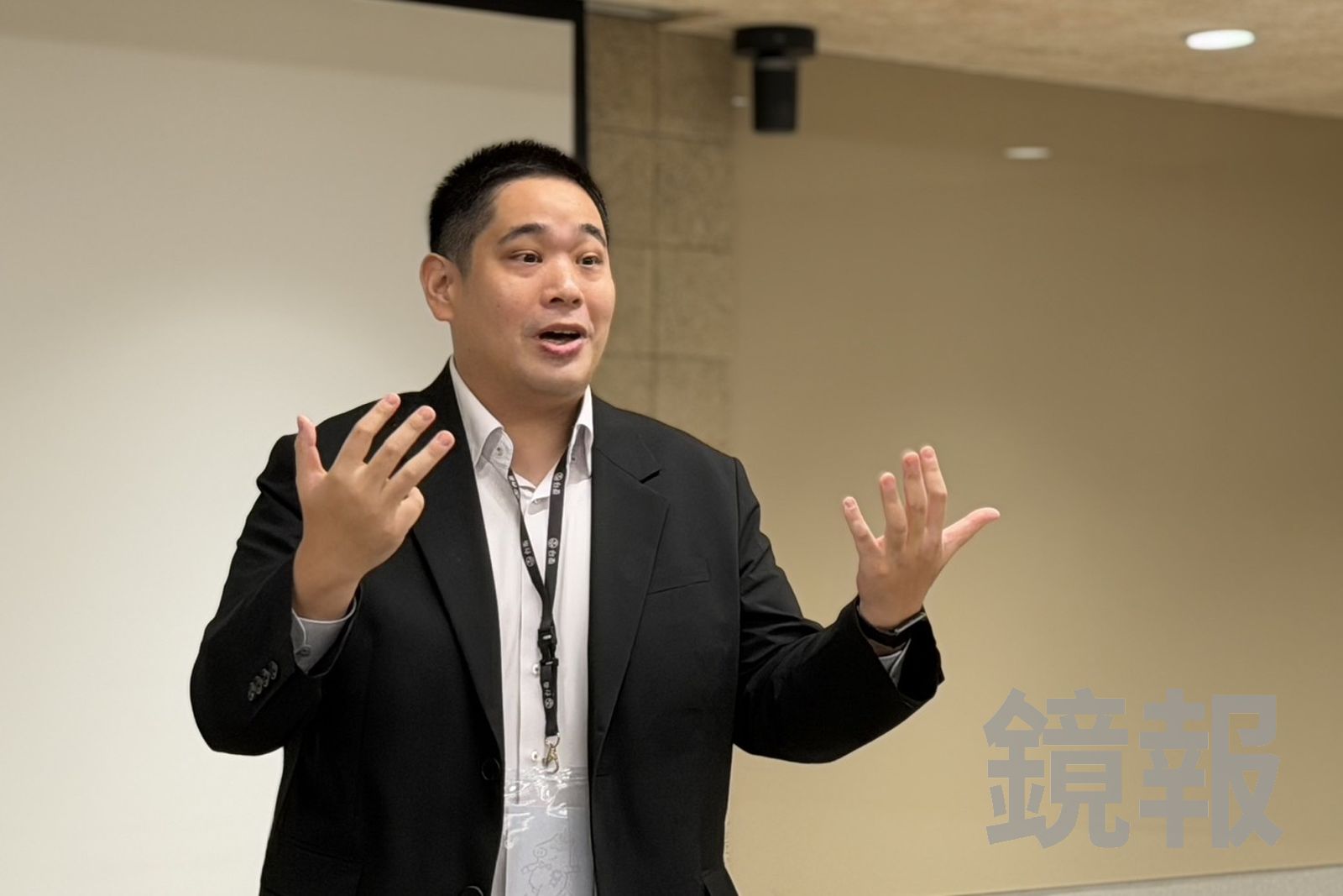 台畜第三代接班人張華欣說服長輩,豪砸30億更新AI屠宰設備,規劃20年回收投資成本。