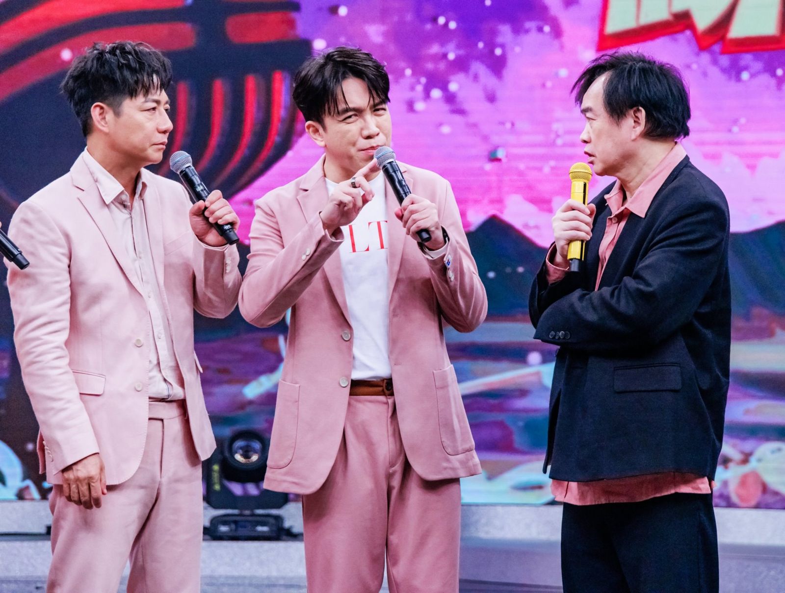 打哈欠驚覺下巴打不開！許志豪「下顎腫痛」嚇得急就醫