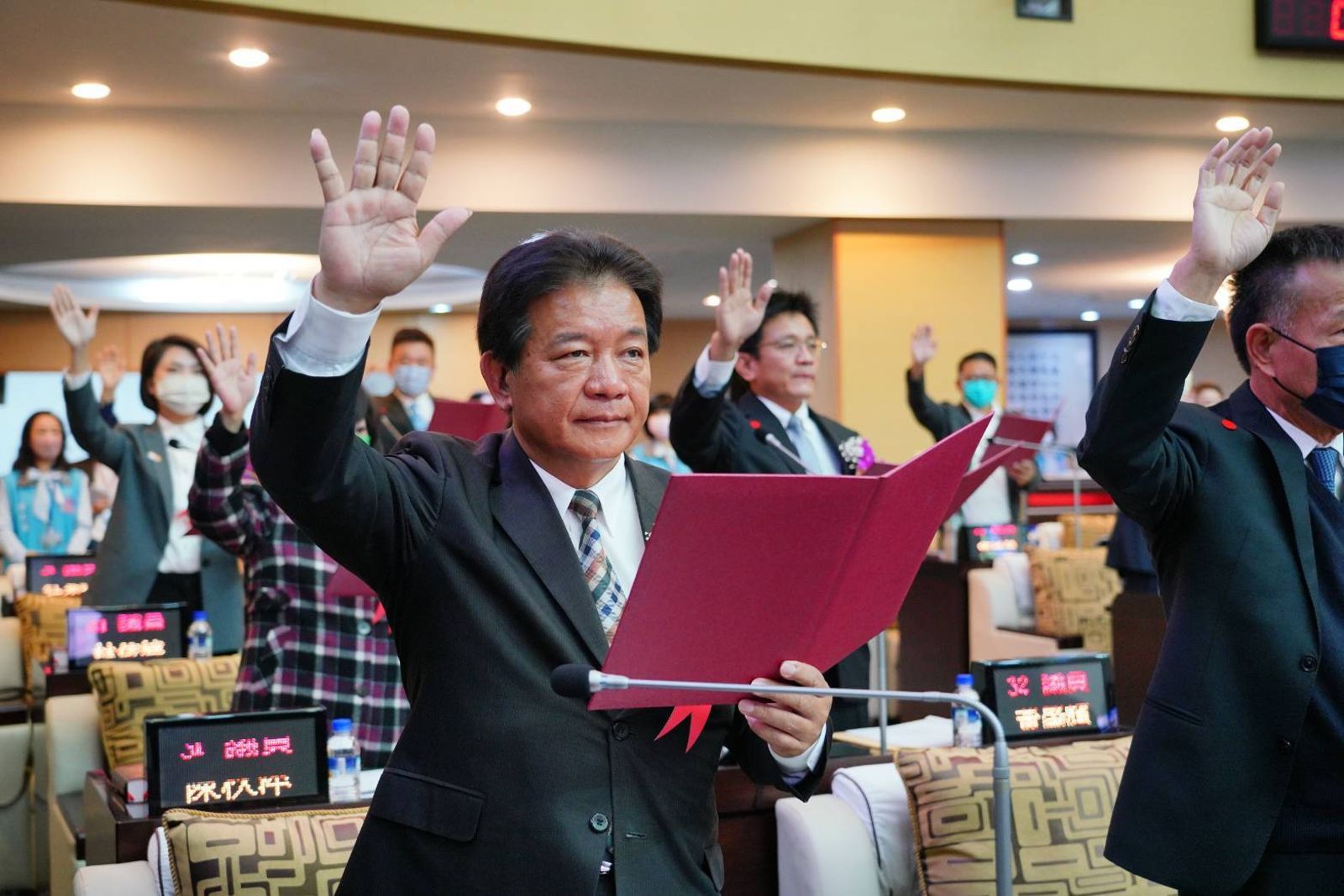 台南前議長郭信良提供土地偷倒廢棄物遭起訴　檢揭：爆料照被他「秒刪滅證」