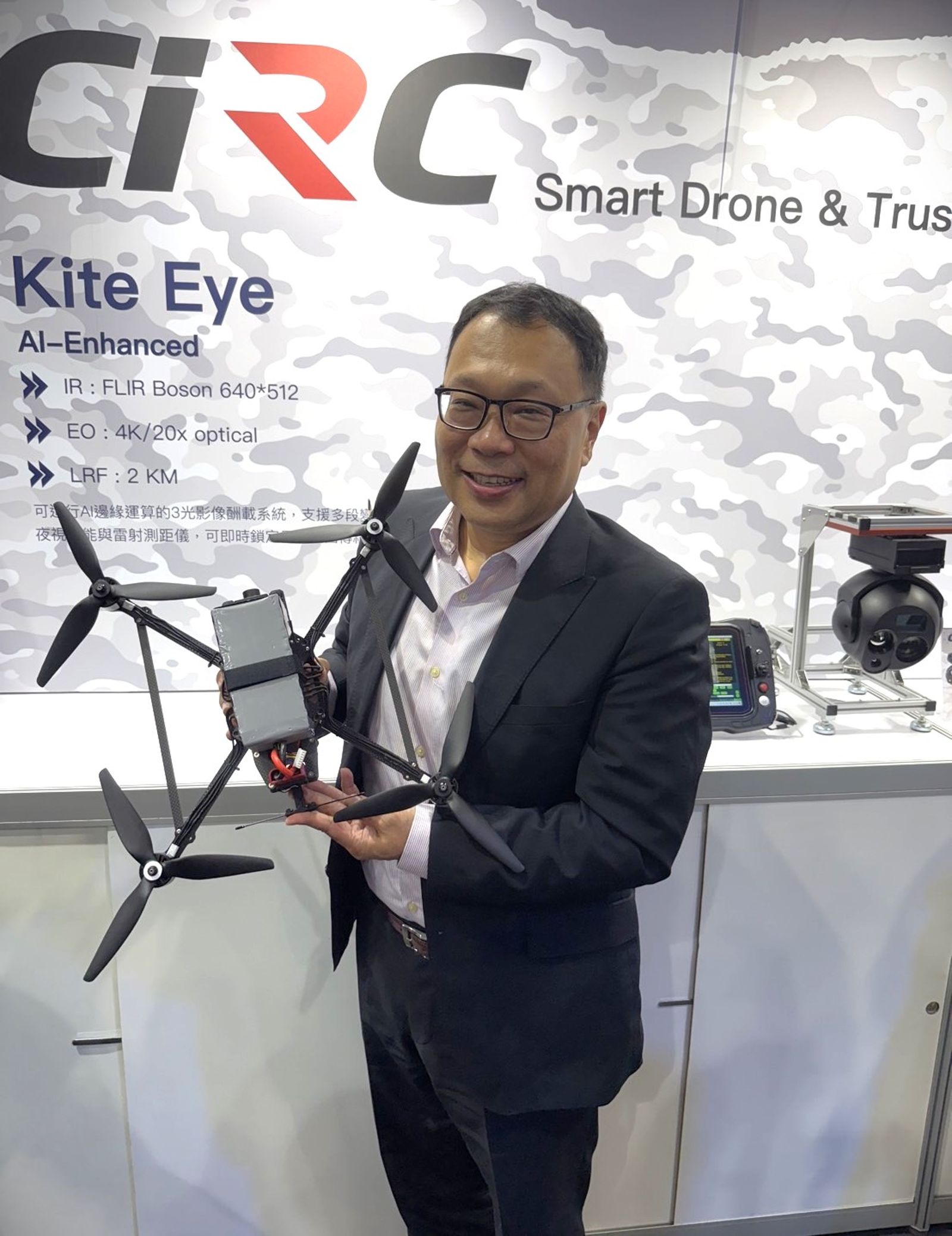 國造無人機大廠中光電,總經理忻維忠說,預計將在今年底完成國防部近3100台的交機驗收。圖/陳宏銘攝