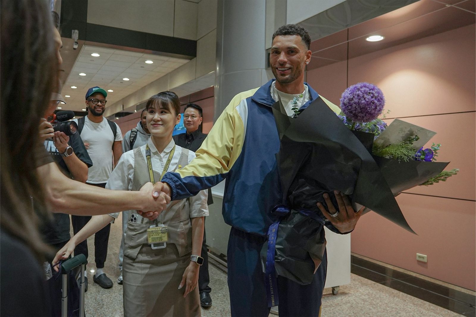 NBA灌籃王降臨台灣!LaVine簽名合照來者不拒 3天行程一次看
