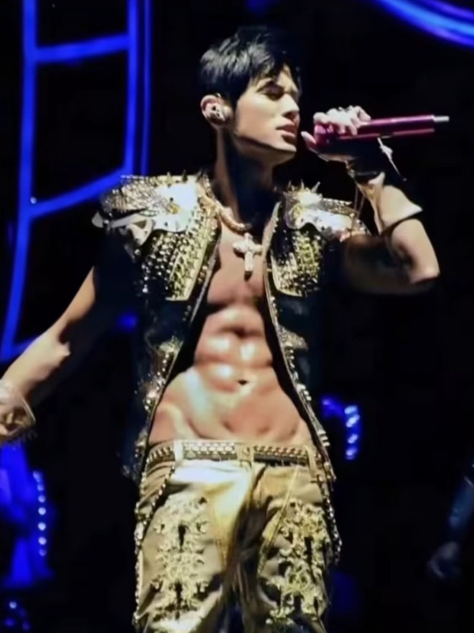 周杰倫過去健身曾練出冰塊肌。翻攝willliu107 IG