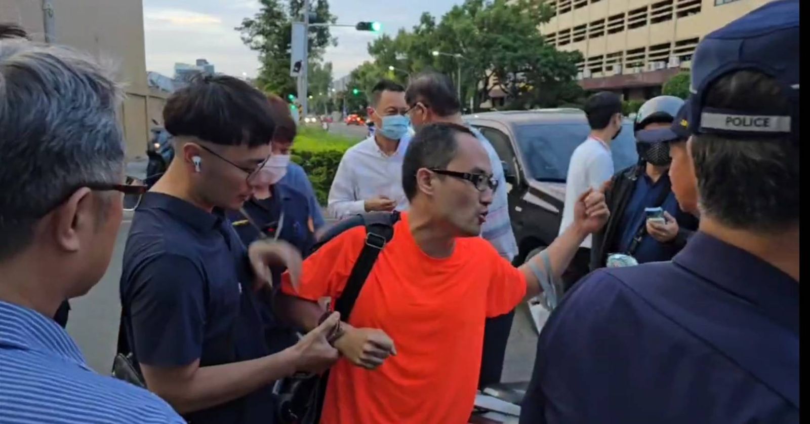 快訊／「高雄雙罷劫」負責人徐尚賢延押