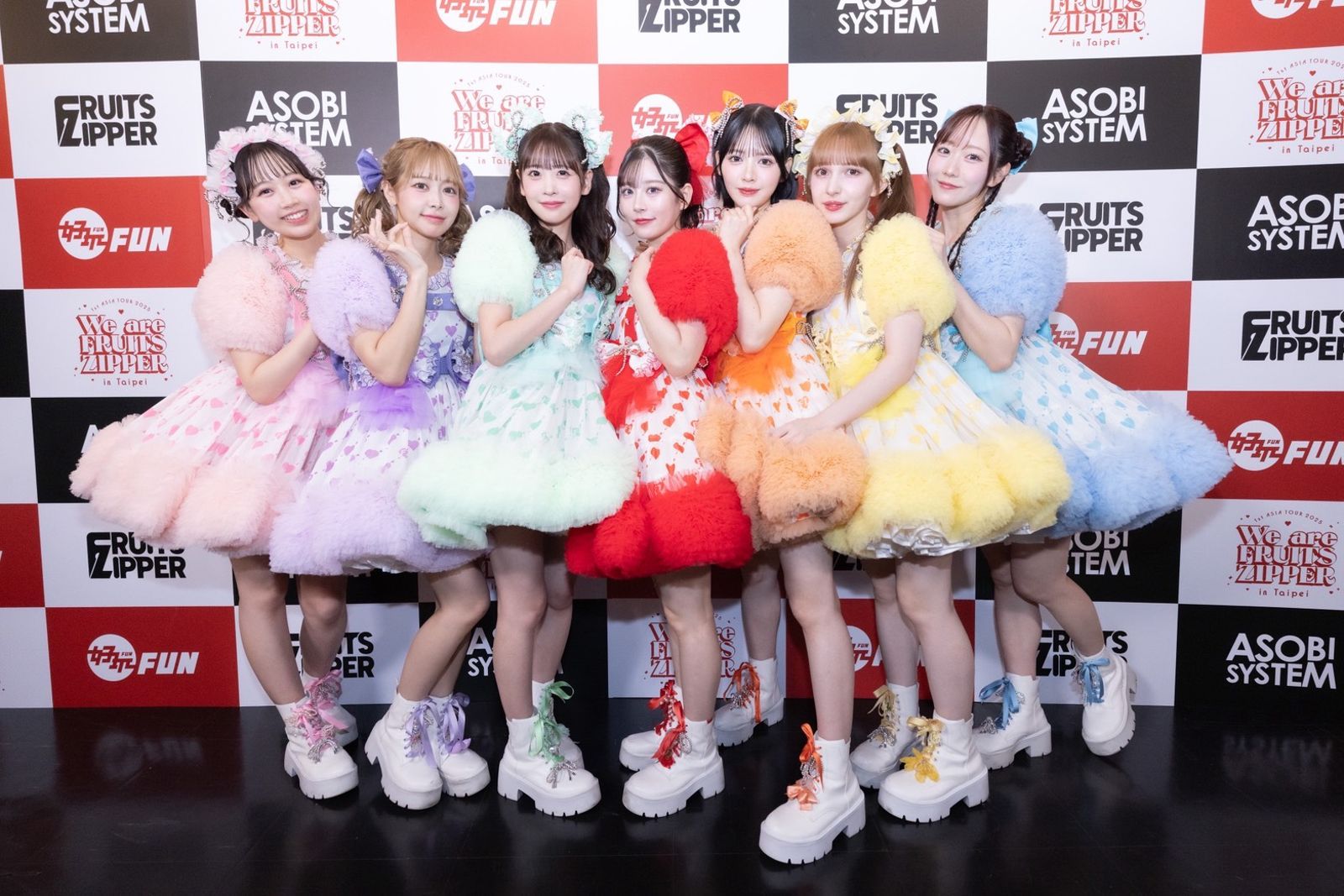 FRUITS ZIPPER在台接受訪問。好玩國際文化提供