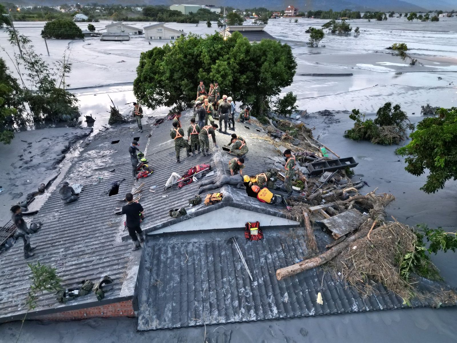 想幫花蓮「不要現在一窩蜂去」1個月後還需要人力　！他列7點：撐起災區生活秩序