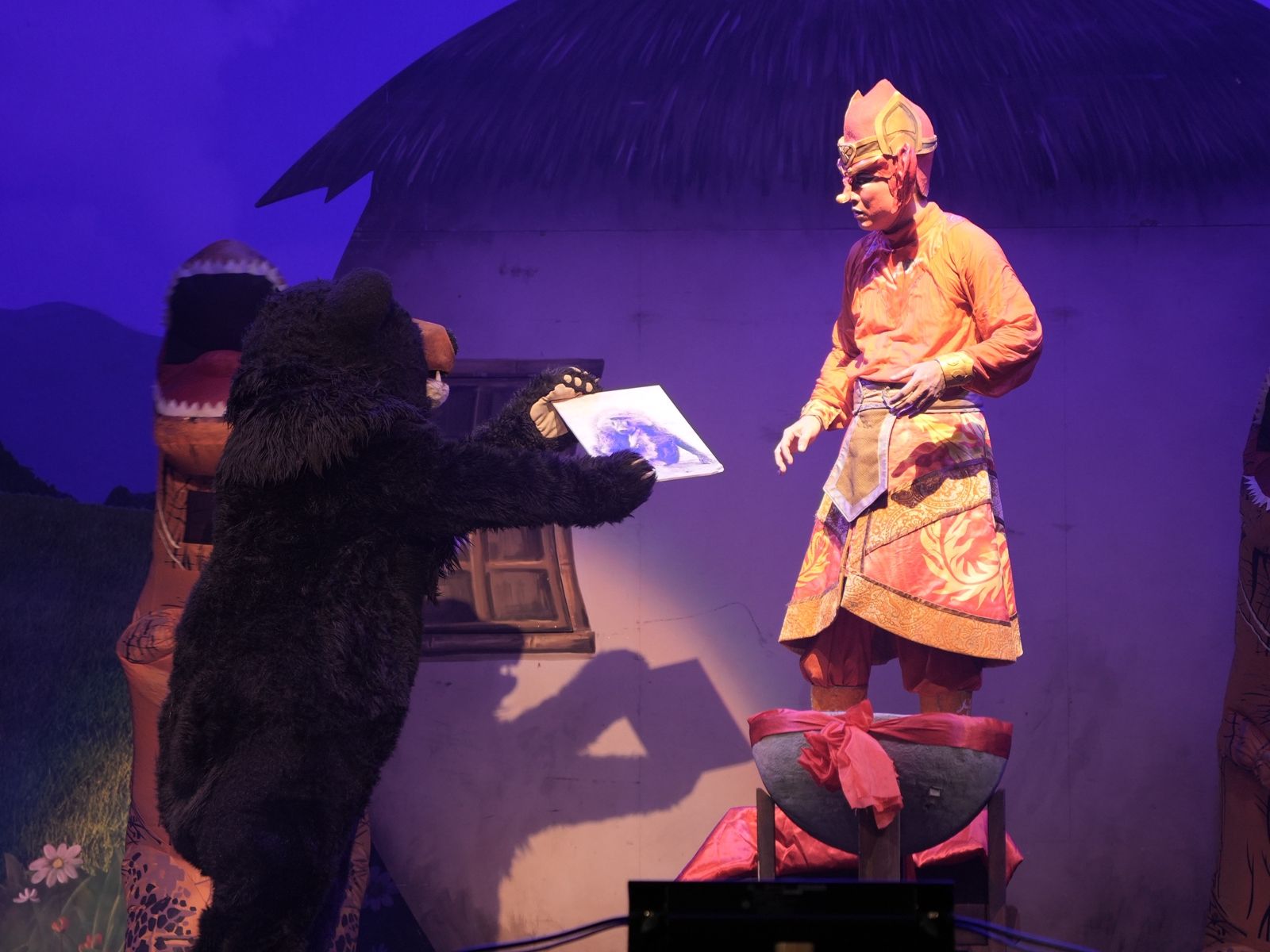 《順風耳的新香爐》透過幽默逗趣讓台語潛移默化進入孩子們的生命中。紙風車提供