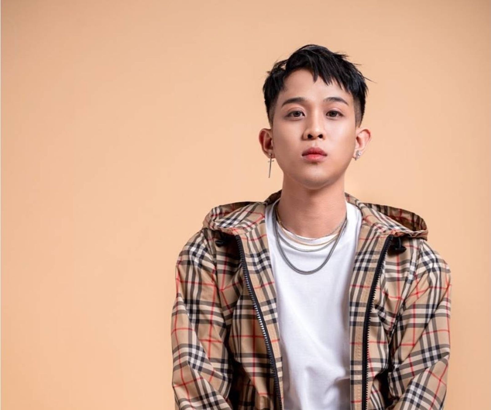 前星光大道歌手田宥翔涉詐背8條通緝 遭臨檢心虛謊報身分當場被逮