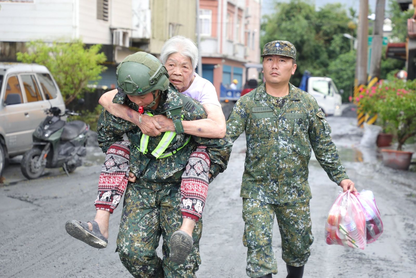 花蓮災情慘重！眾多災民有家歸不得　賴清德承諾：災民短期住宿需求由中央負擔