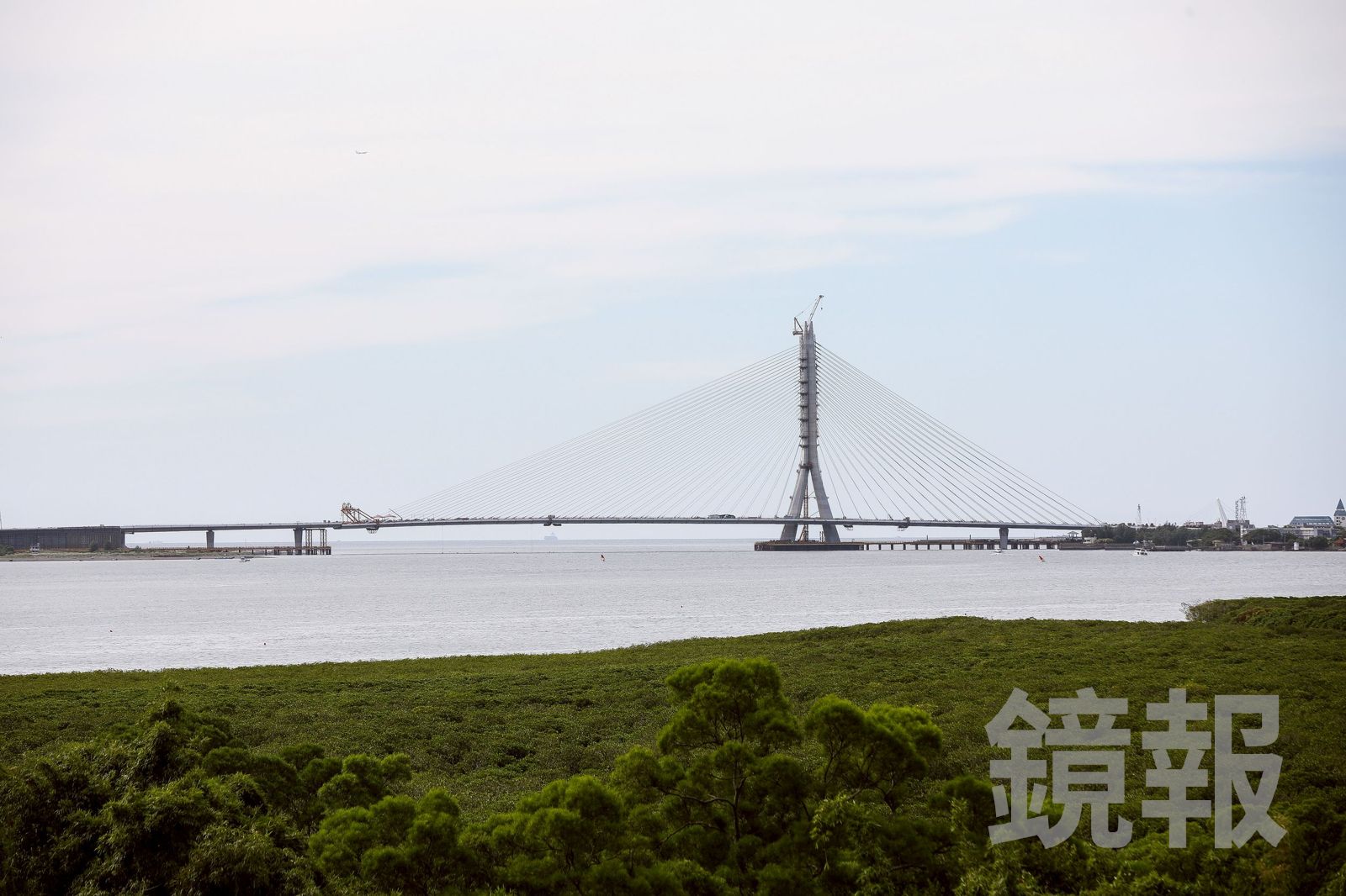 結淡水和八里的淡江大橋今天合龍，預計2025年5月通車。（圖／鄒保祥攝）