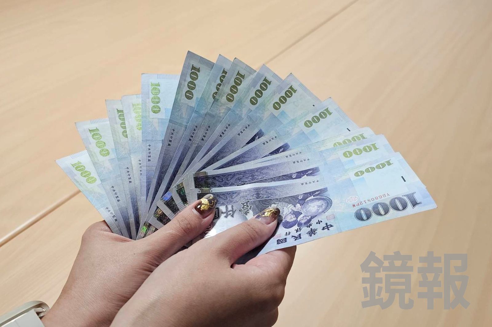 台灣人換新鈔奇景《CNN》也關注！她卻「先揉爛」原因2萬人超有共鳴
