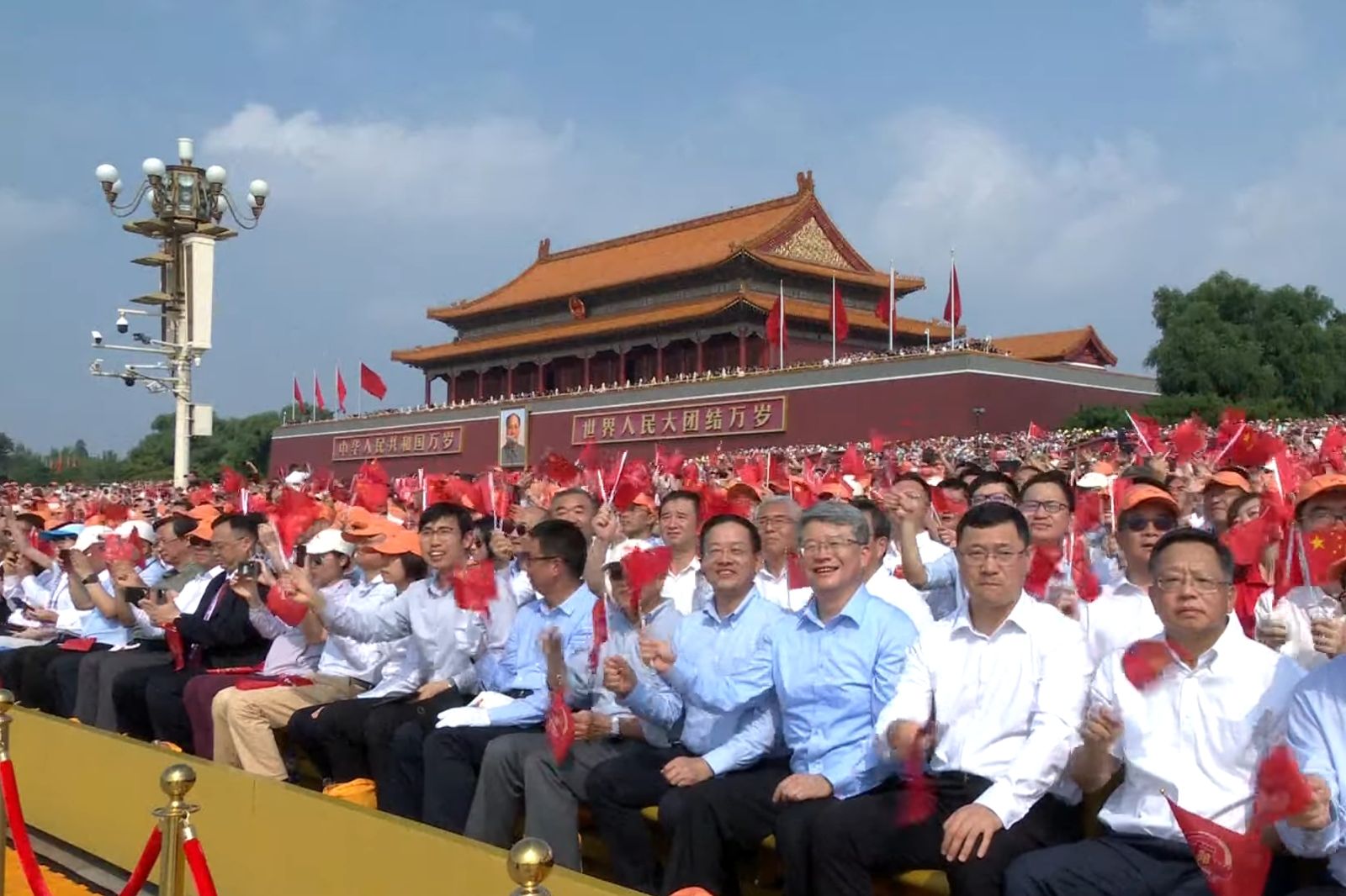 10年前連戰赴中閱兵馬政府力阻　如今洪秀柱出席卻未見黨中央動作