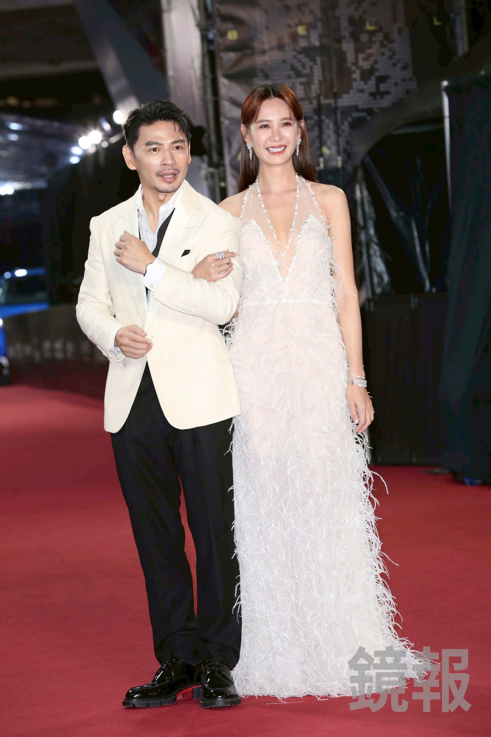 阿Ken與安心亞這段緋聞情侶一起走金鐘紅毯。攝影組