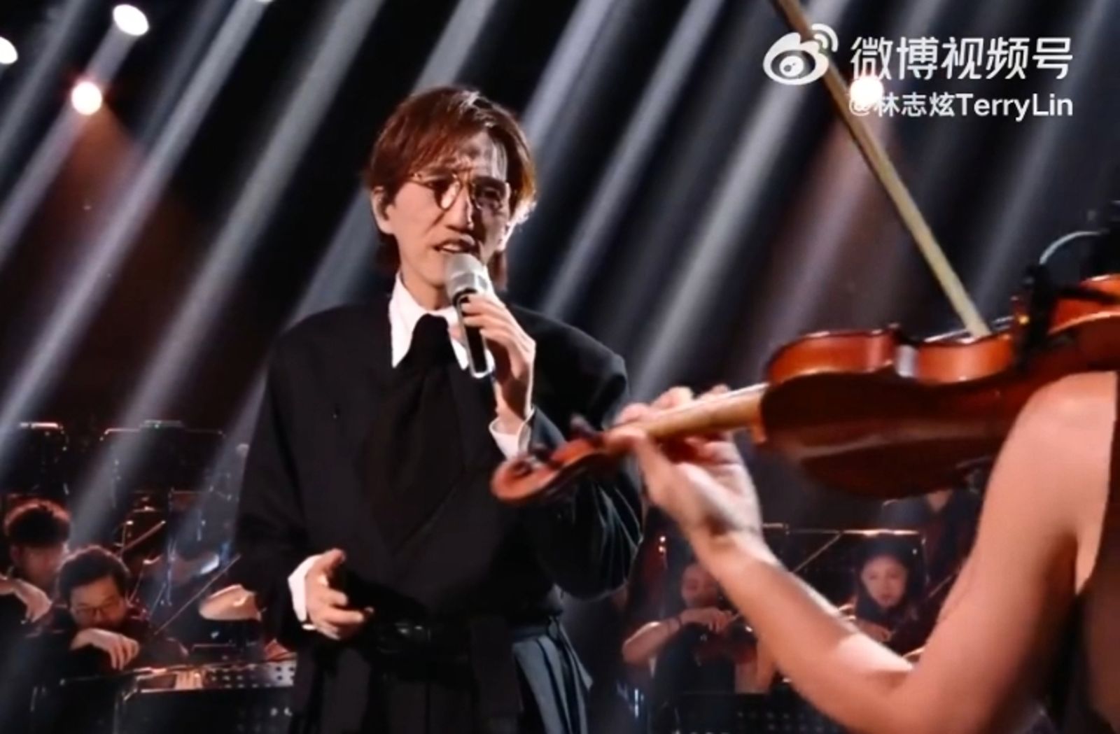 林志炫雖意外失誤仍成功進入下一集競演。翻攝微博