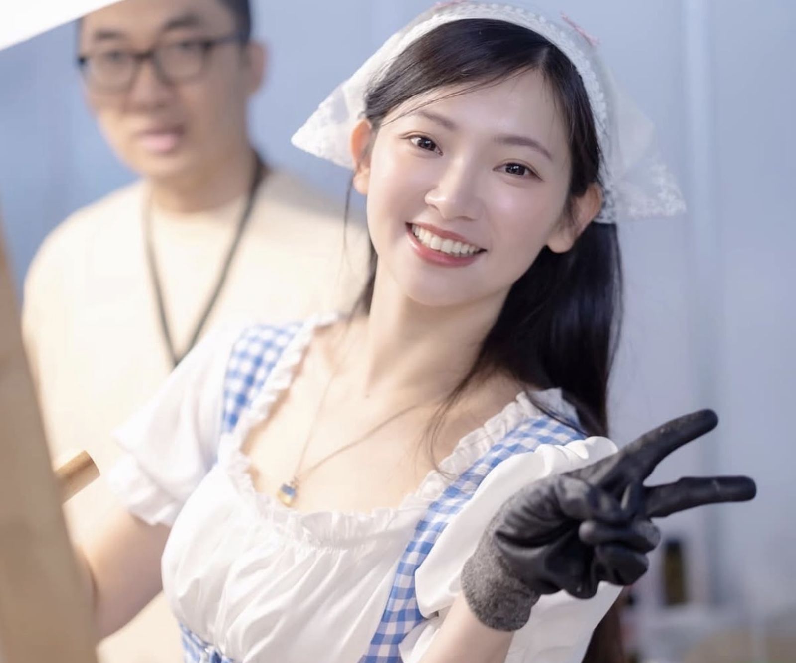 曬15年前實習舊照！優格姐姐「中分黑長直」認不出　罕談離開前公司真實心境