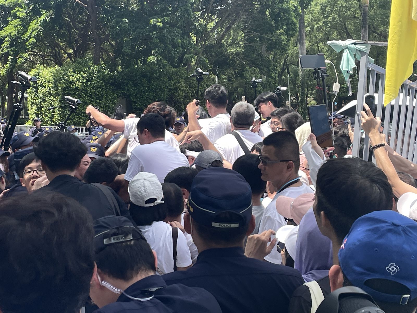 現場相當混亂。陳凱貞攝