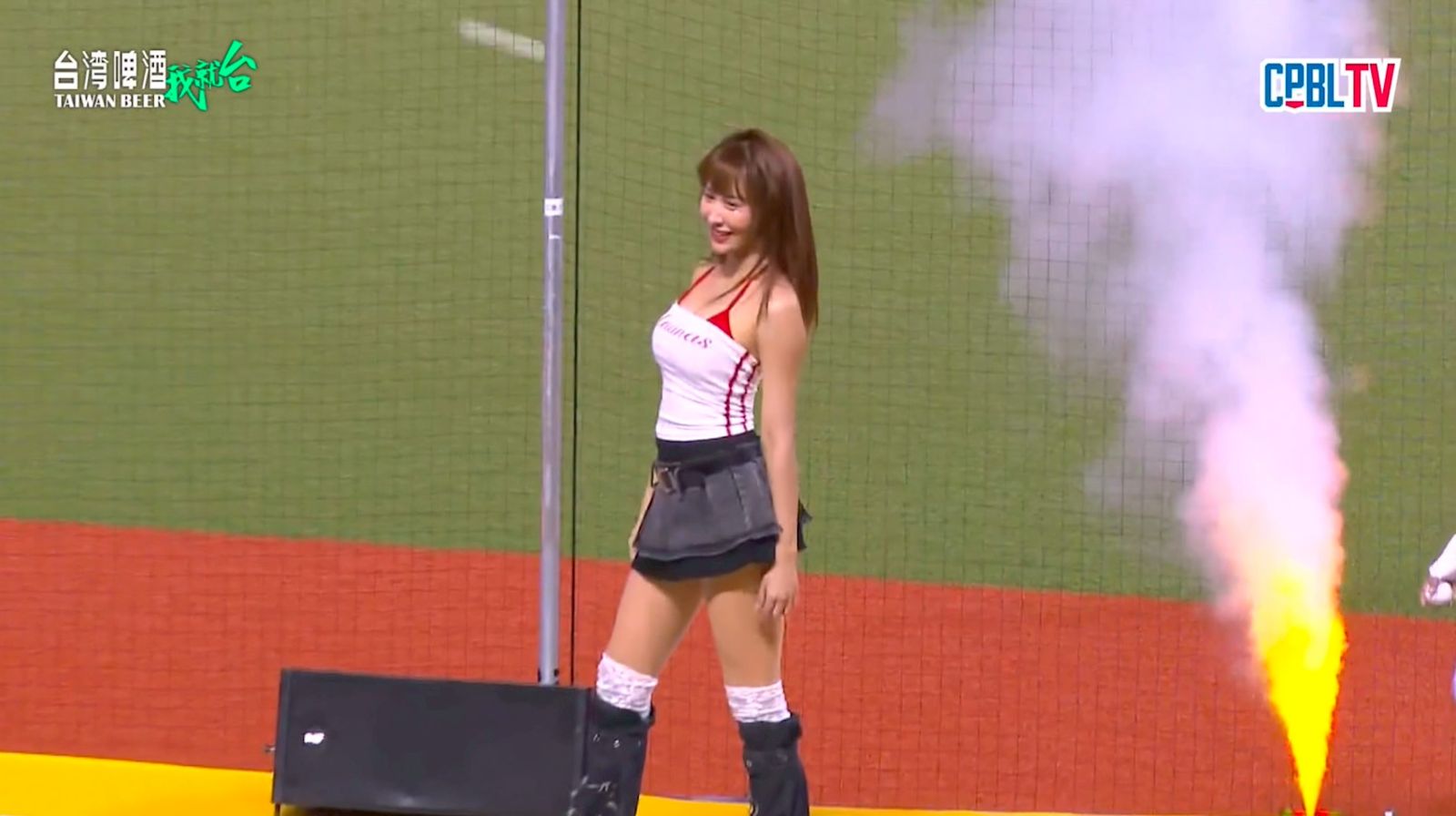 中職／粉紅泡泡飄滿大巨蛋！Julia啾啾熱舞　陳晨威「是有的」力挺