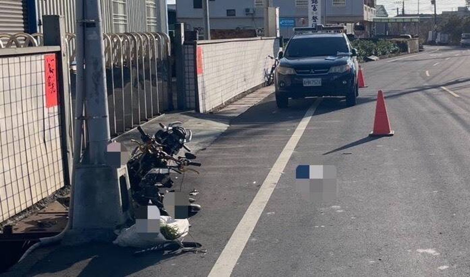 泰籍移工騎電動車撞電桿　頭部重創命危