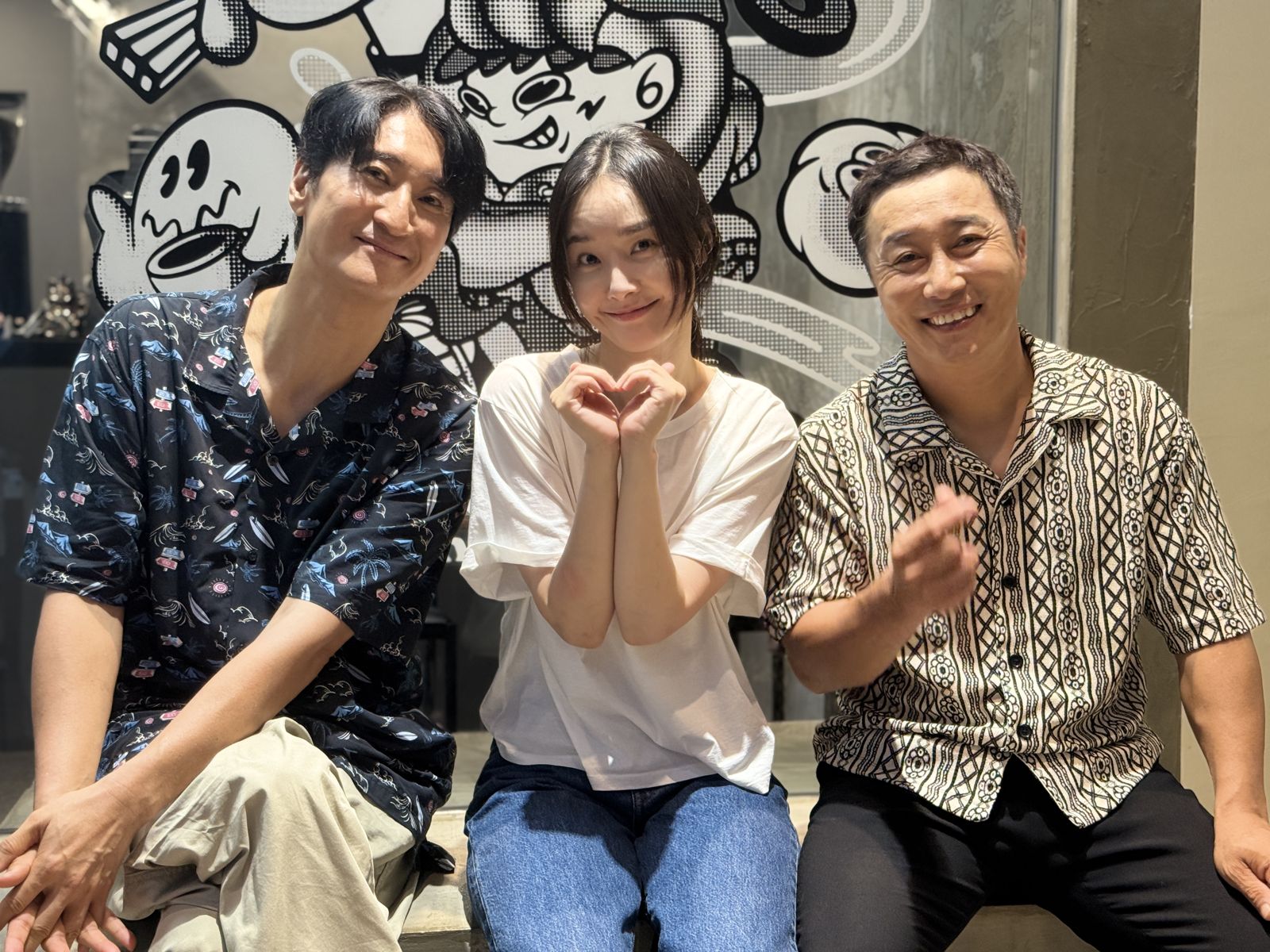 韓星申鉉濬(左起)、裴優熙、金炳萬將赴台中拍攝電影《懸賞令》。童心娛樂提供