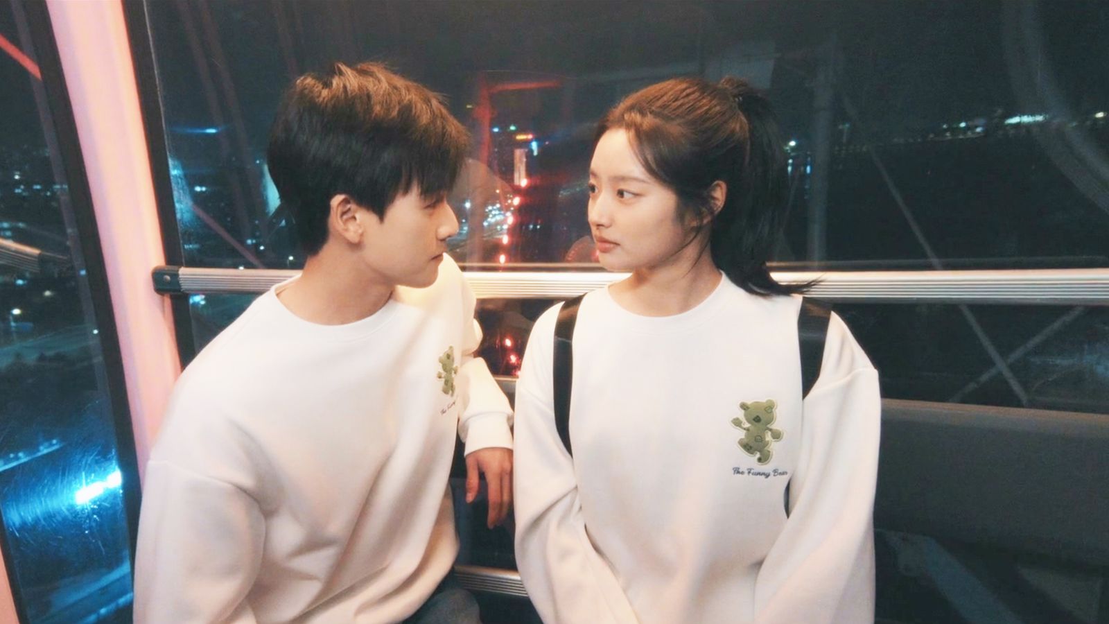 李昀銳摩天輪甜吻徐若晗：下輩子還要一起　5度脫衣露肌！清晨就爆汗運動狂操