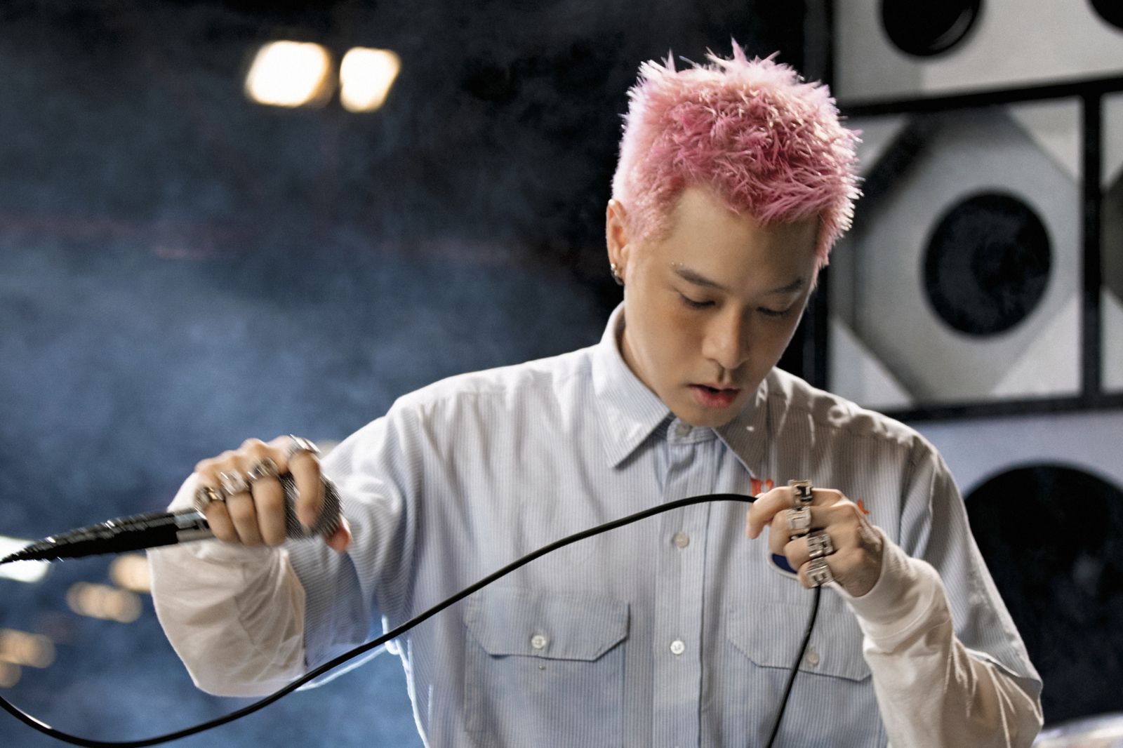 周湯豪唱一半遭客訴！台下吼「你出道我還沒出生」　不忍了喊拖出去