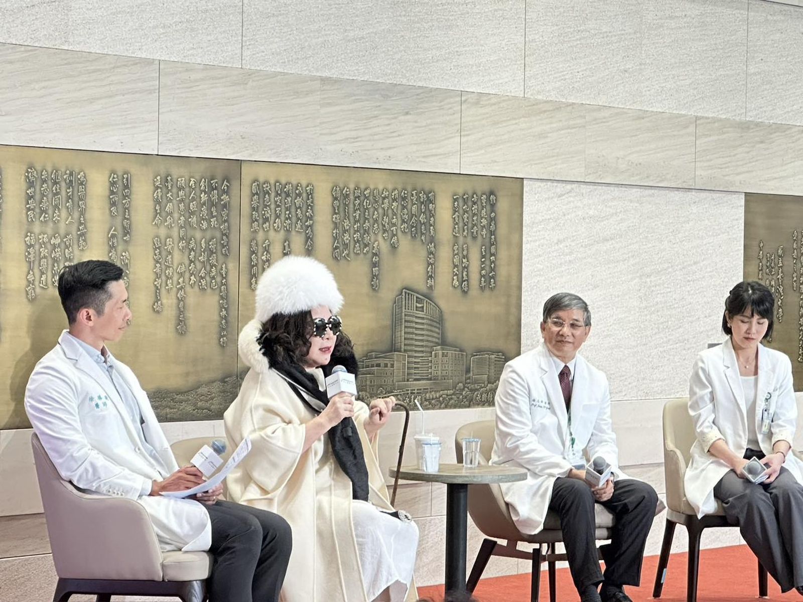 陳文茜曾參加捐贈儀式。翻攝陳文茜臉書