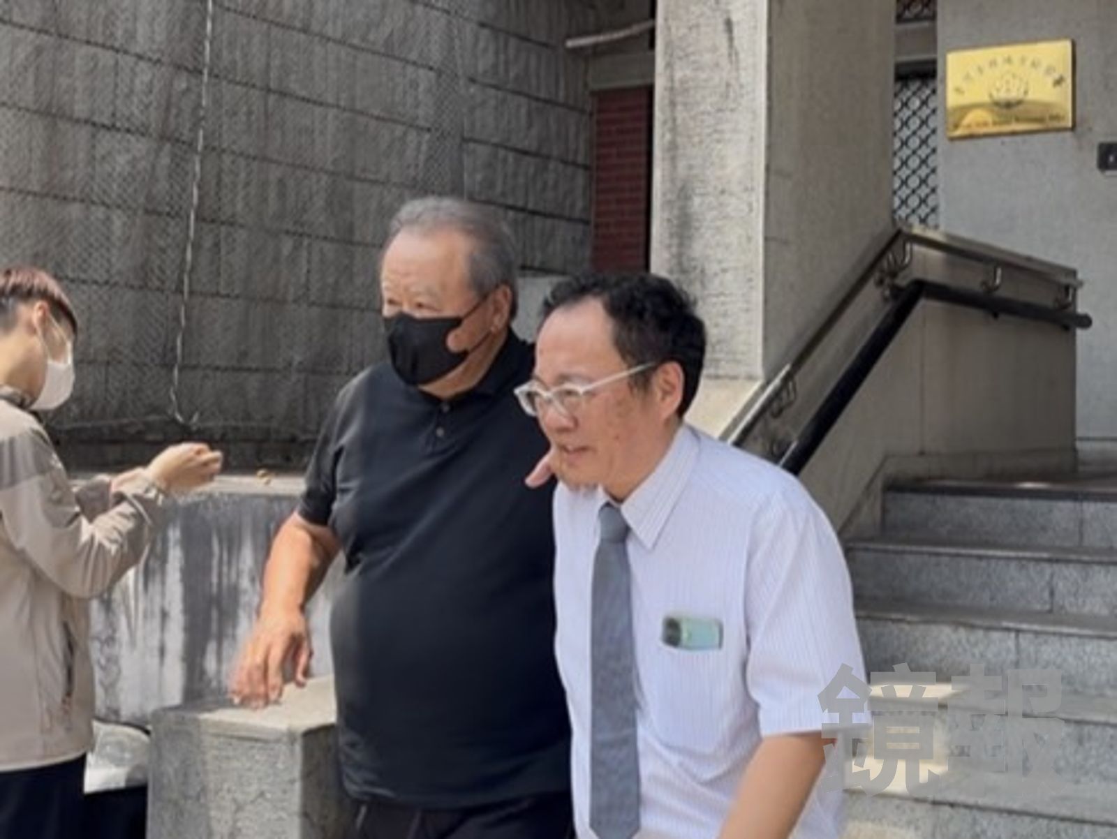 81歲台玻總裁現身法庭！林伯實涉10億股權假交易　股東當庭批：曾嗆要我公司倒閉