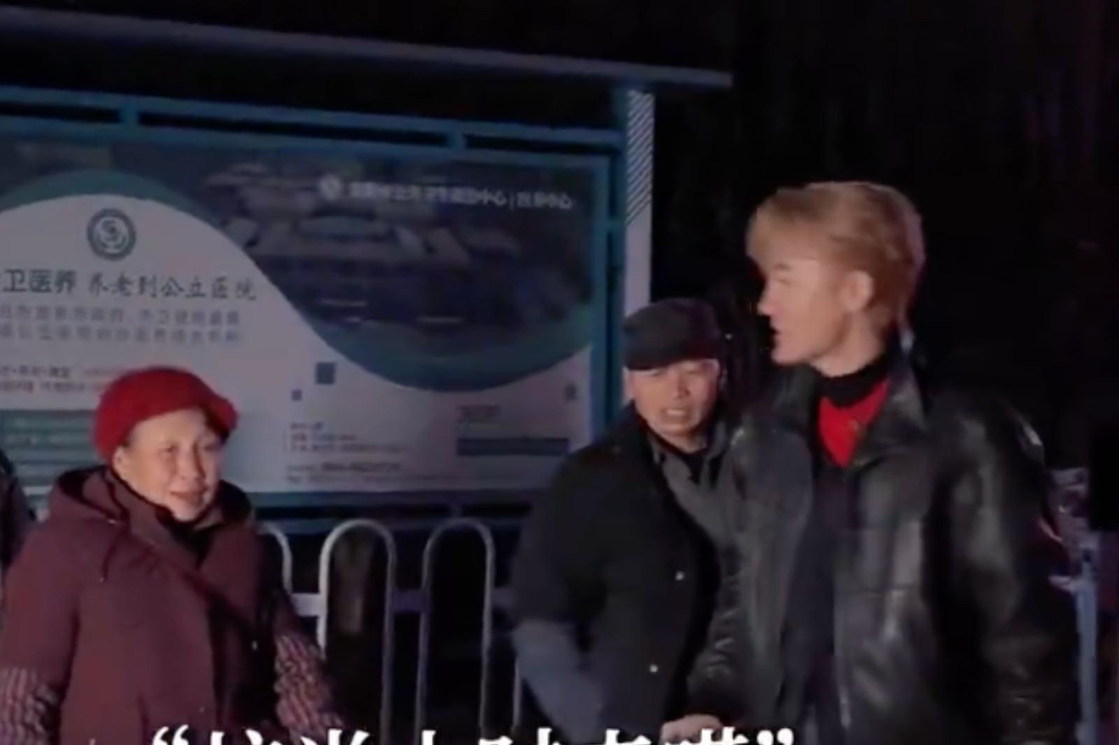 創作才子凌晨5點低調「現身偏鄉」搭公車　助老農1小時賣光1.8萬公斤蔬菜