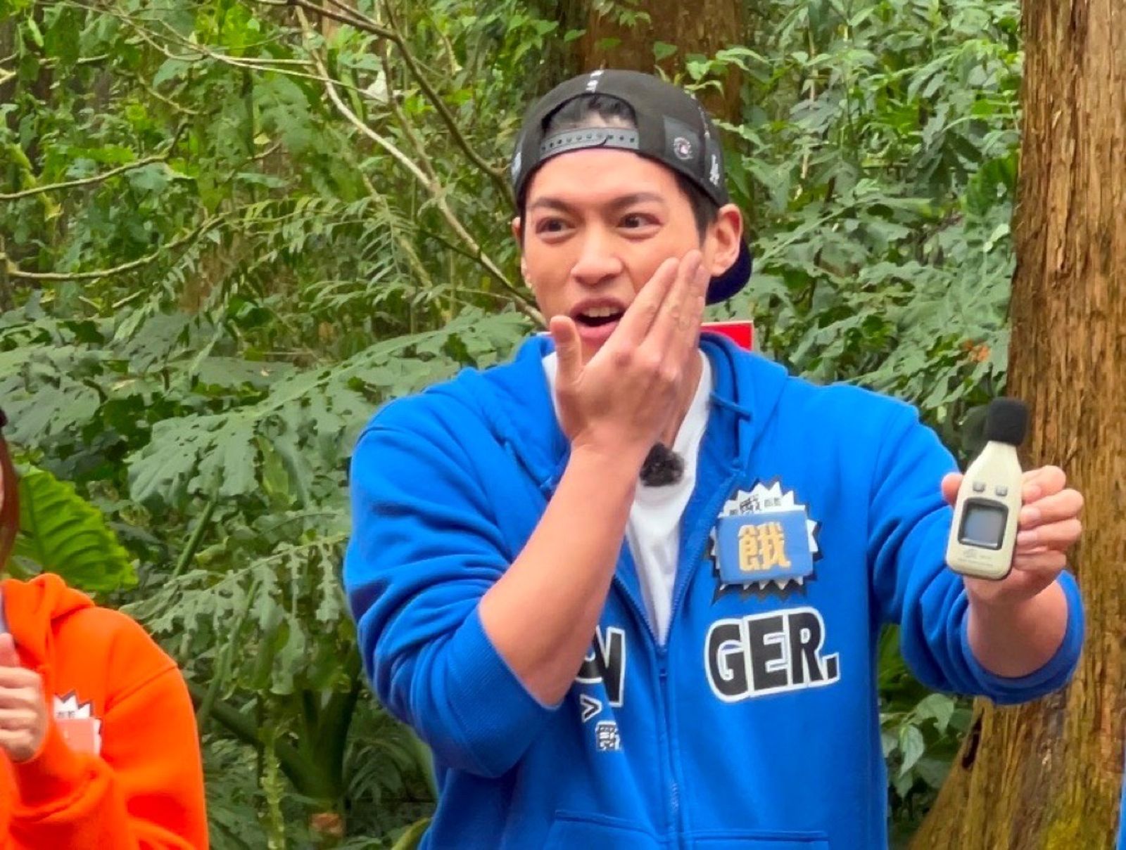 《飢餓遊戲》「巴掌測分貝」許孟哲賽後拿冰涼手背敷臉。中視提供