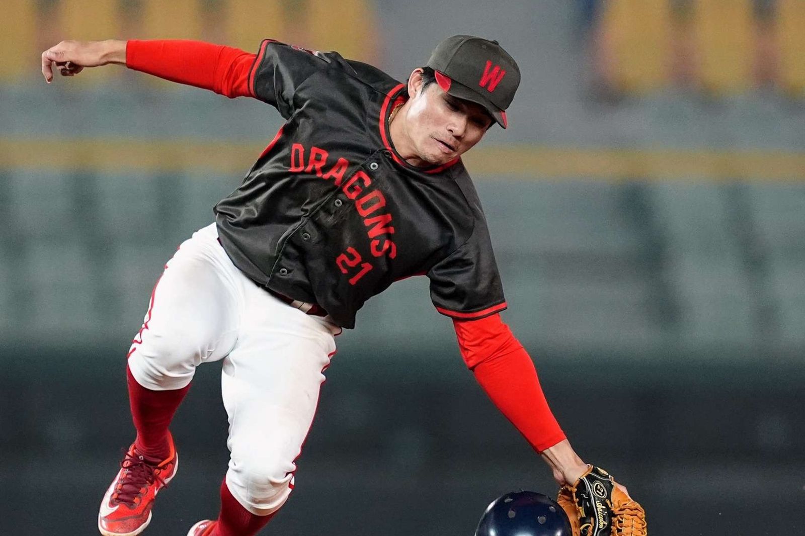 味全龍調薪結果出爐！李凱威獲最長8年大約　加入龍隊「億元男」行列