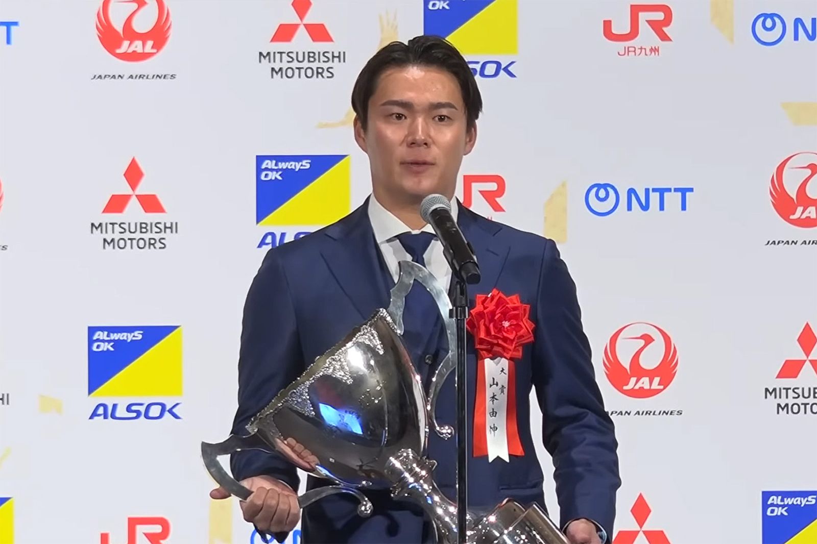 山本由伸獲頒日職體育最大獎！澄清WBC參賽傳聞：尚未定案