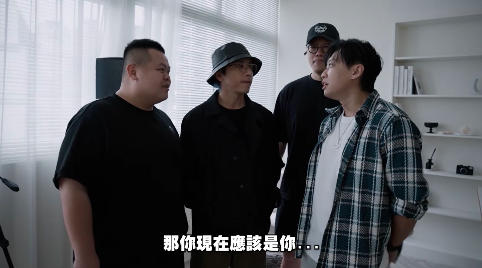 坤達感謝「腳底幫」。翻攝YT@又離題了