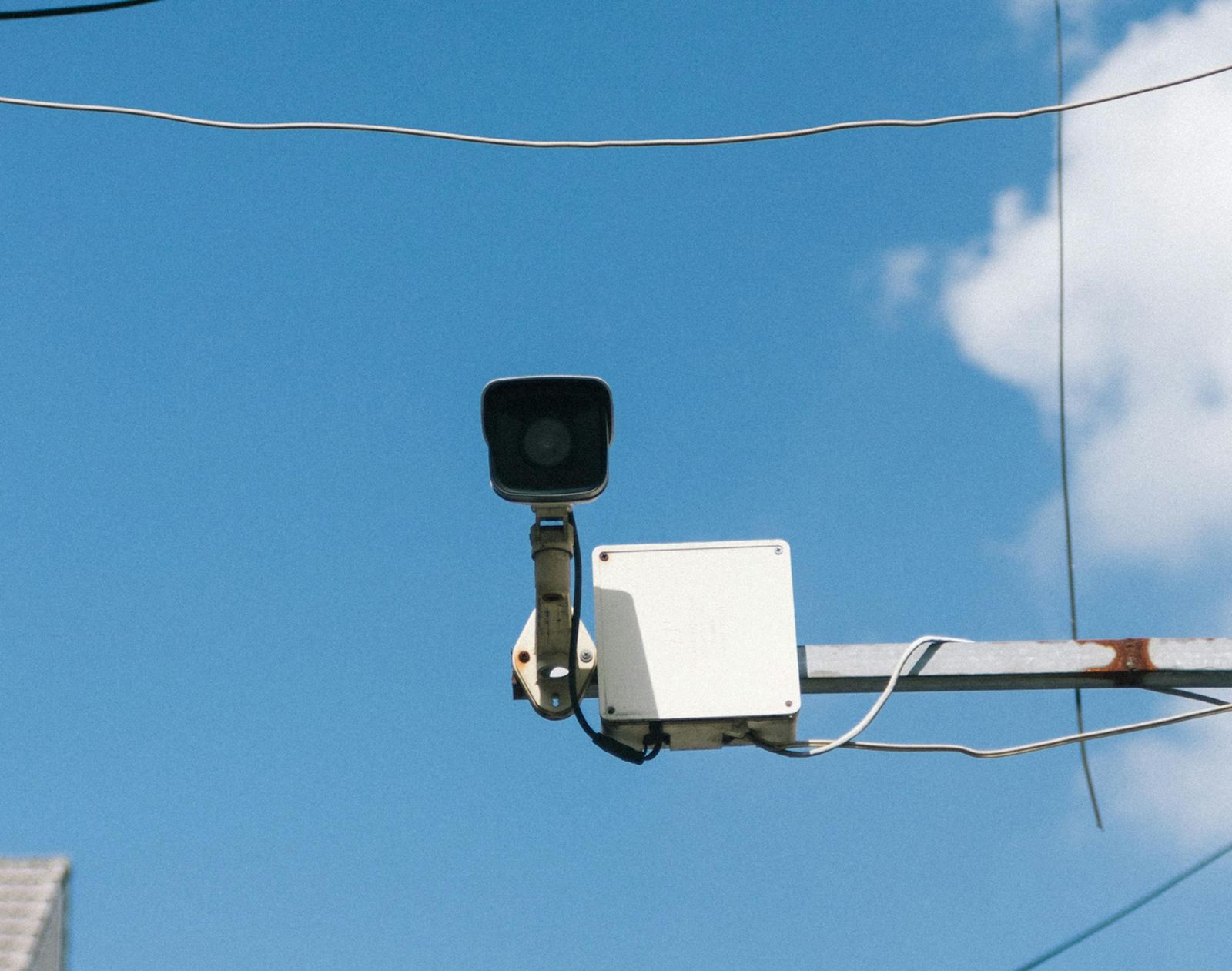 方向燈沒打！彰化男遭鄰居1個月檢舉45次開罰5.4萬	法院1原因全撤銷