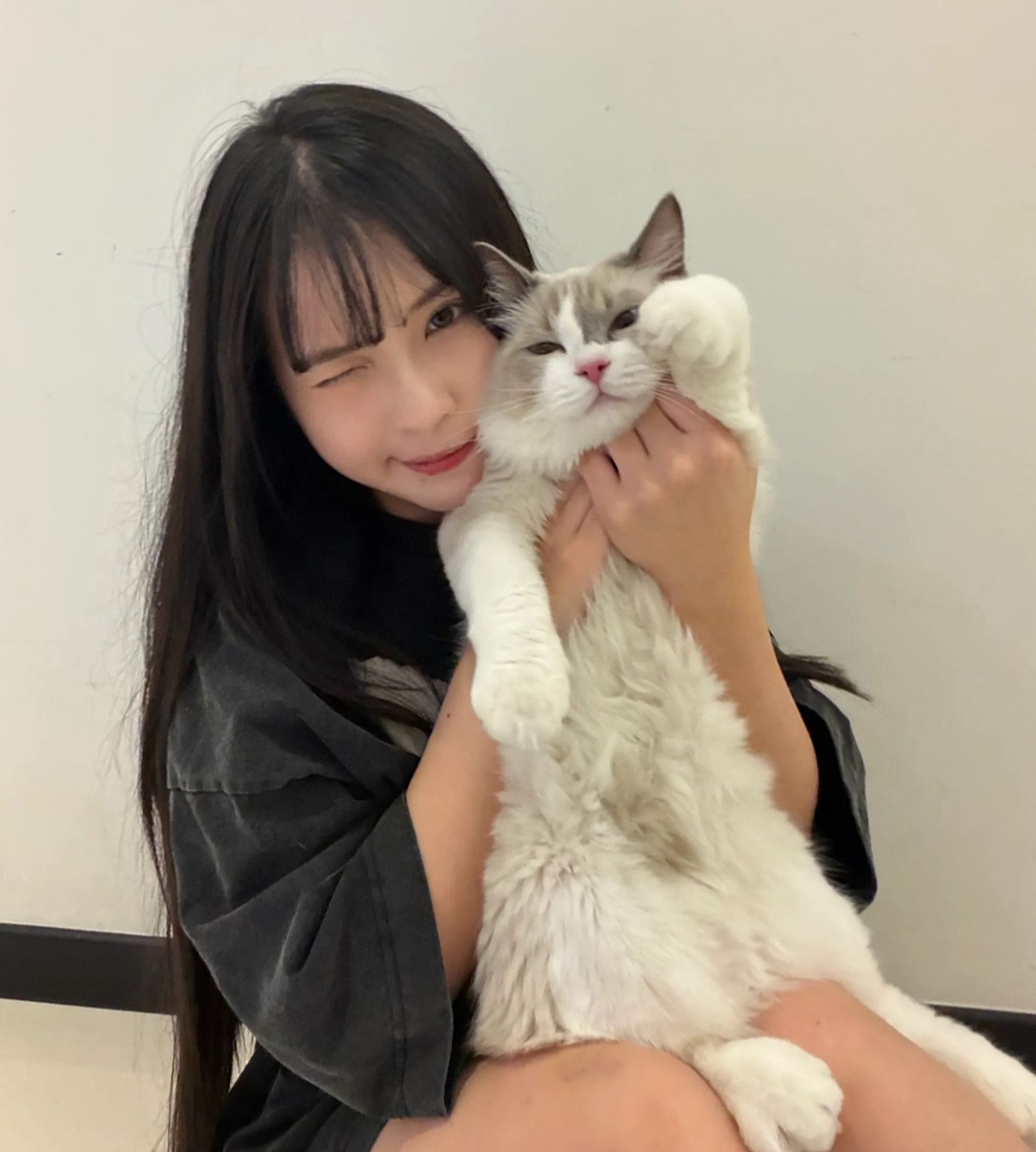 俐蓁非常疼愛烏虎。XG娛樂提供