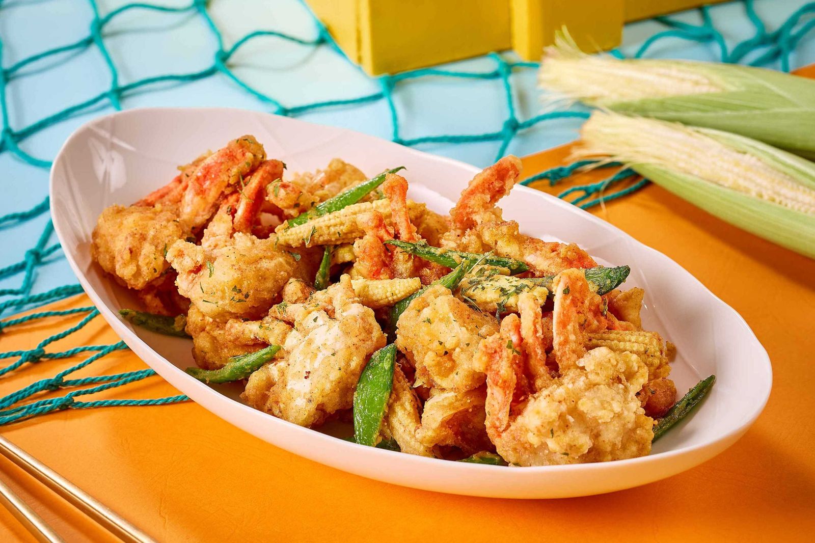 「金沙酥香蟹」裹著鹹蛋黃，香鹹涮嘴。