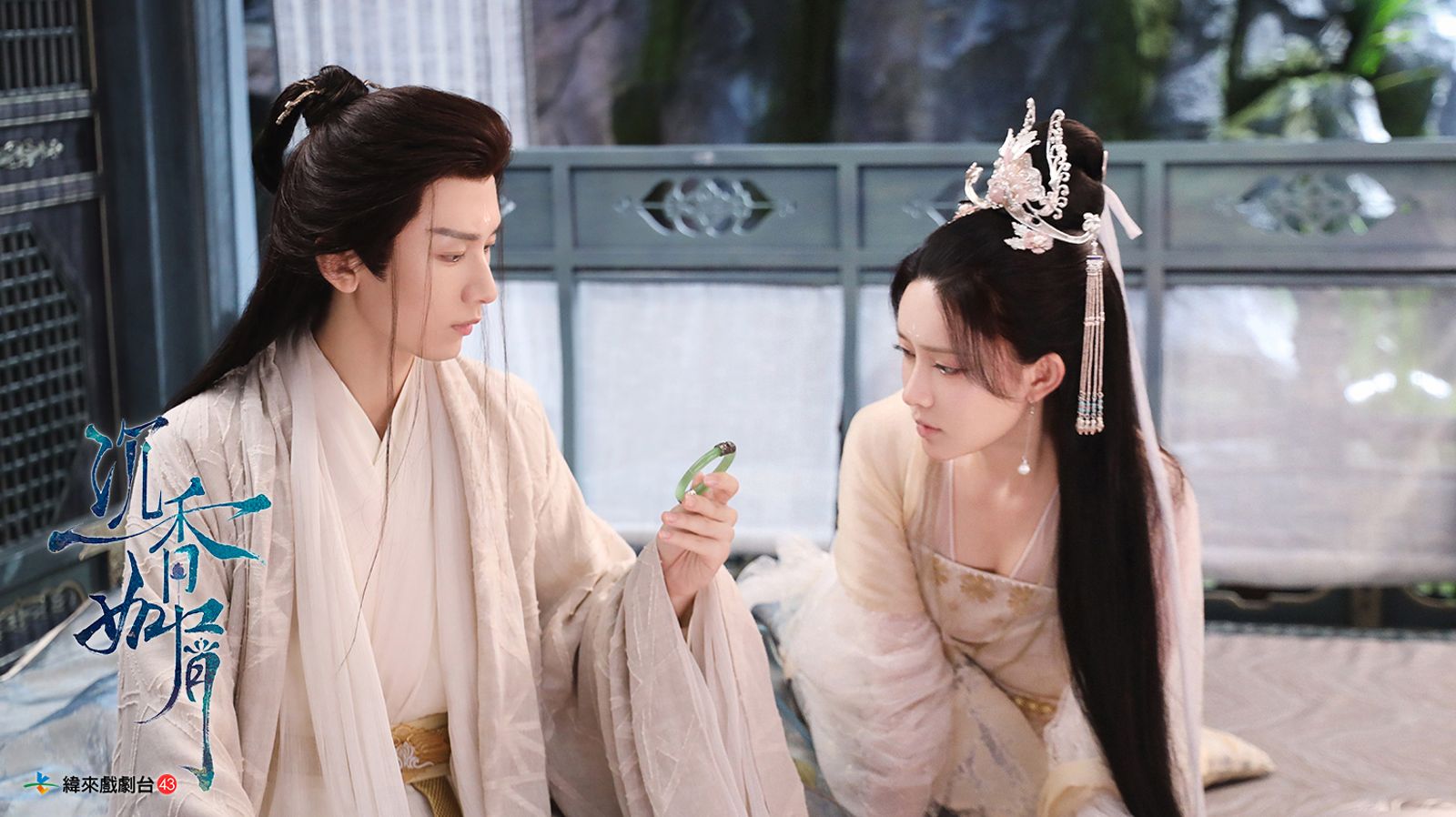 孟子義（右）在《沉香如屑》中騙成毅當年是被她搭救。緯來戲劇台提供