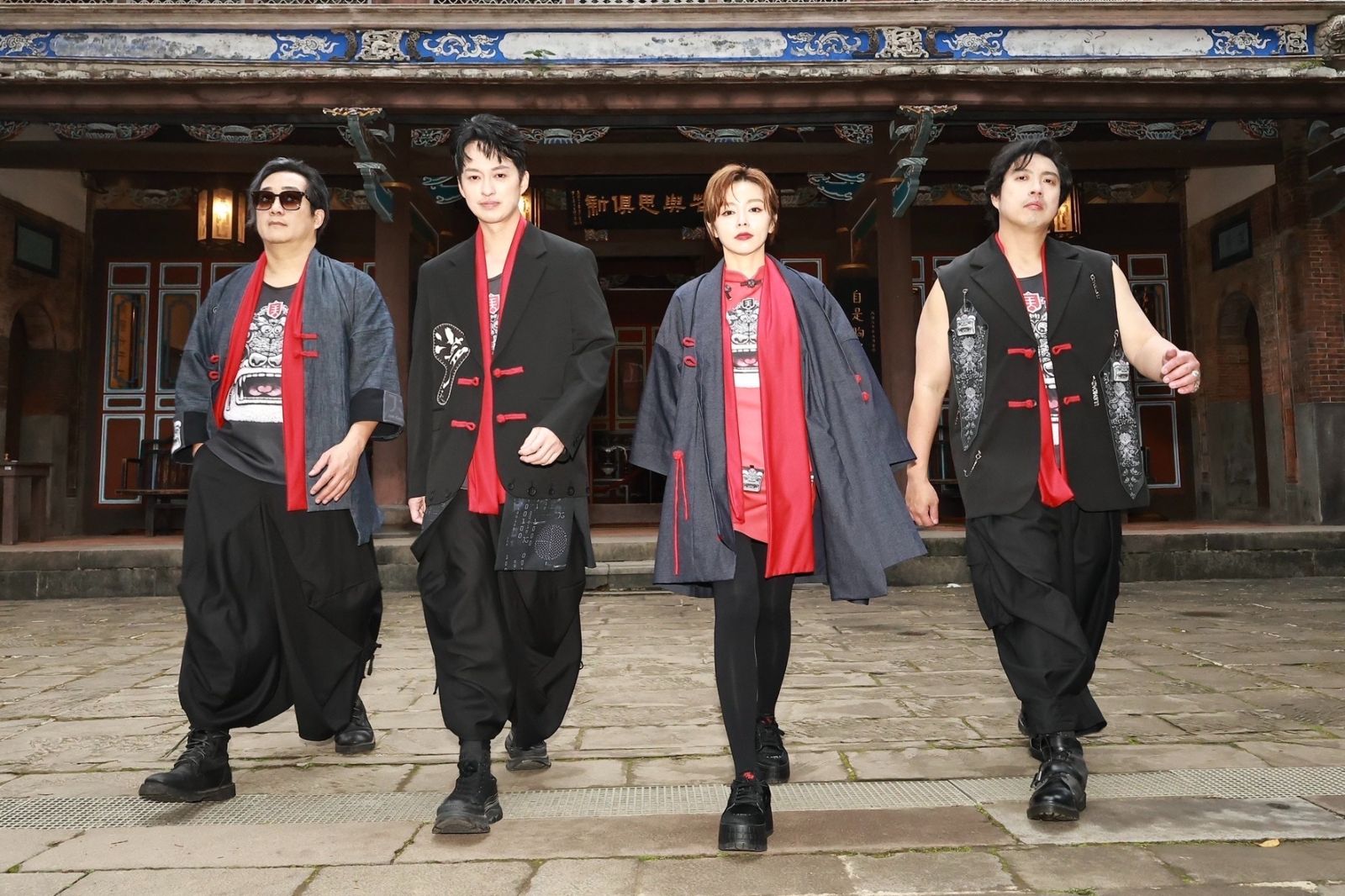 王瞳「霸氣」披新戰袍變身！公開全新大膽挑戰　氣場全開高呼：湧現很有力量的勇氣