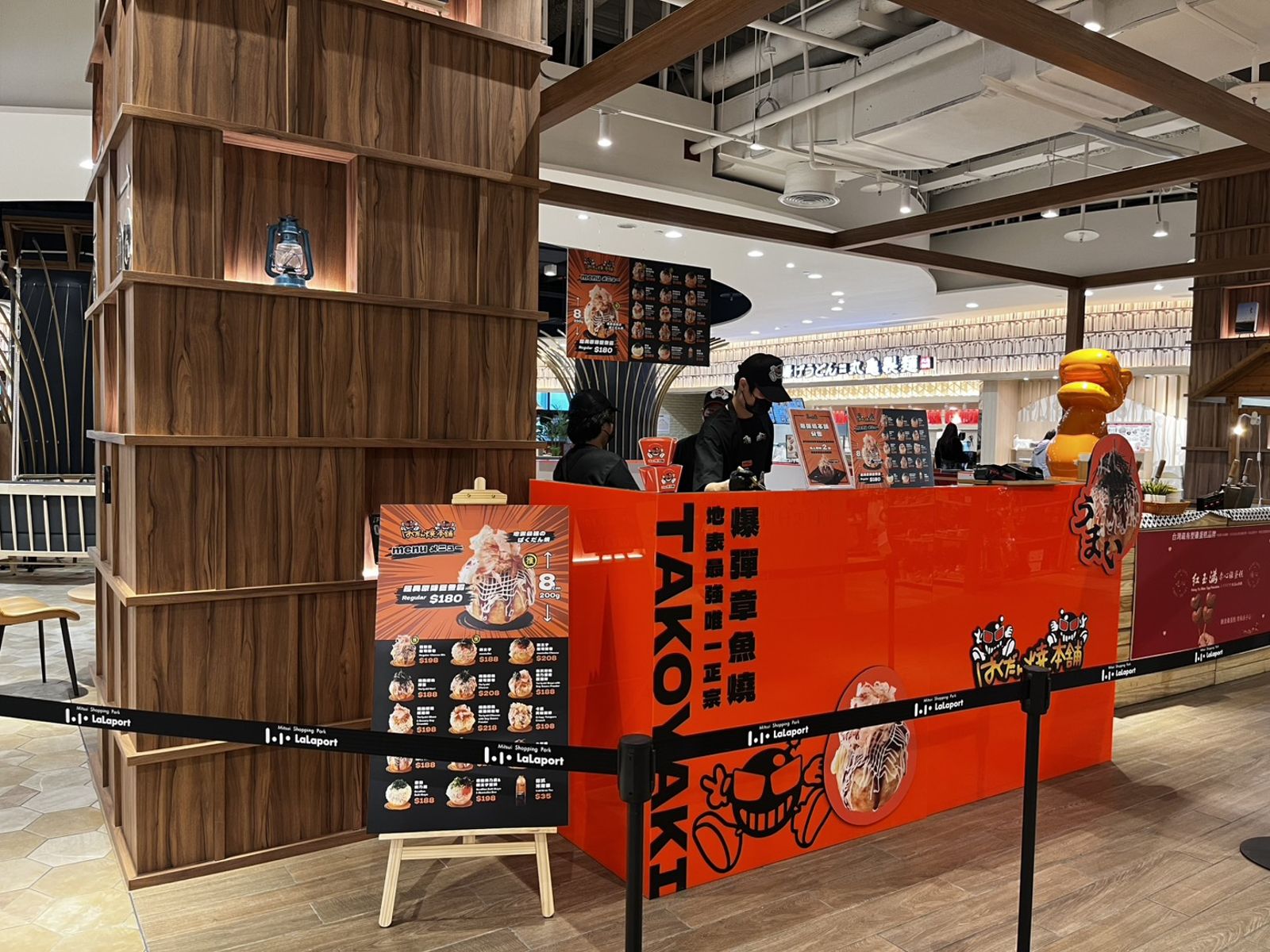 「爆彈燒本舖」快閃店在Lalaport南港5樓營業到3月31日。(爆彈燒本舖供圖)