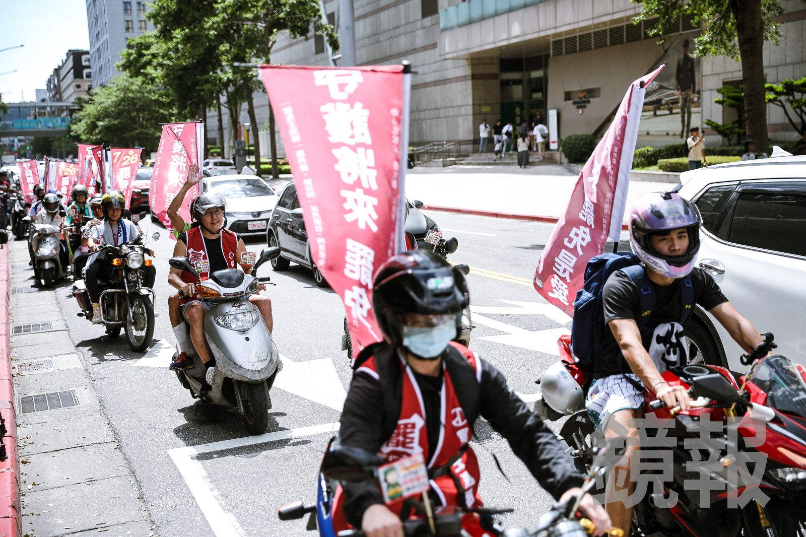 圖輯／罷團雙北機車大掃街　12罷團串聯催票