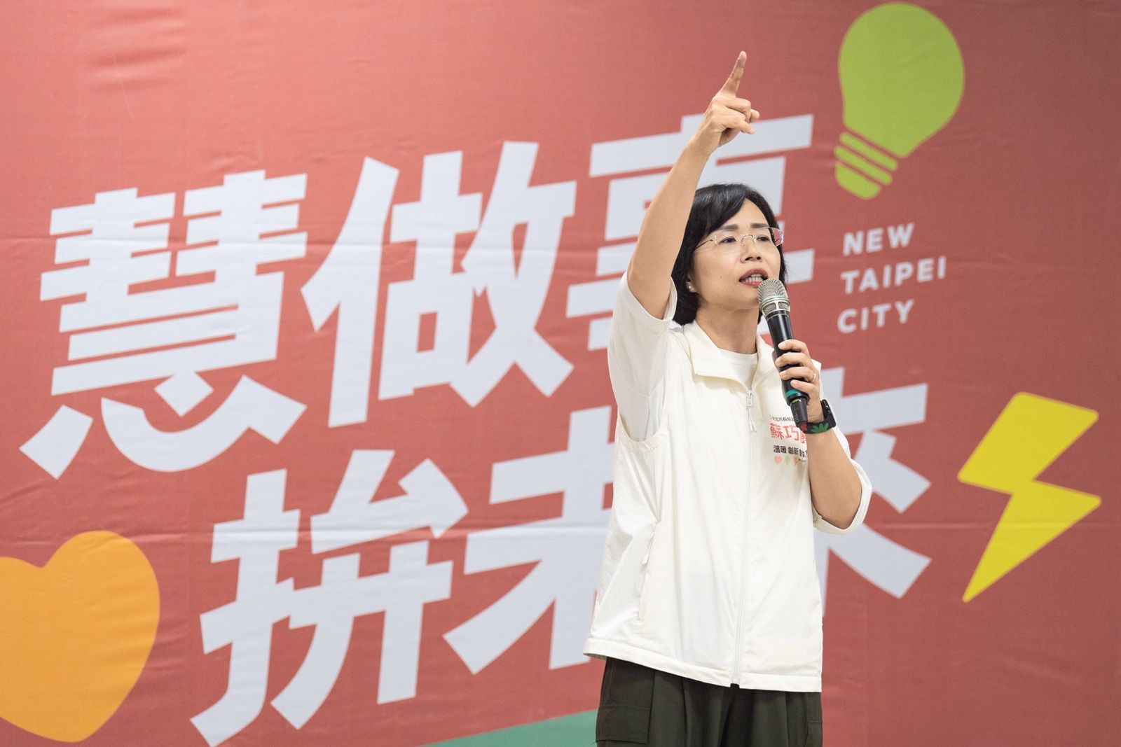 李四川控對手跟拍像狗仔隊 蘇巧慧喊「君子之爭」:候選人行程常重疊