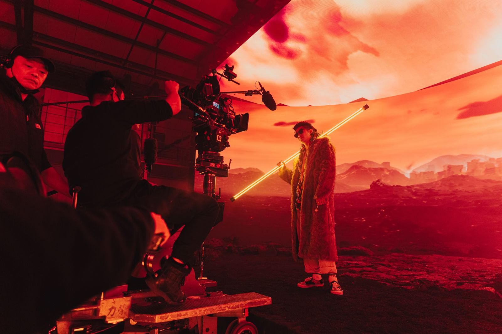 王柏傑在《乩身》詮釋的三太子非傳統形象。Netflix提供