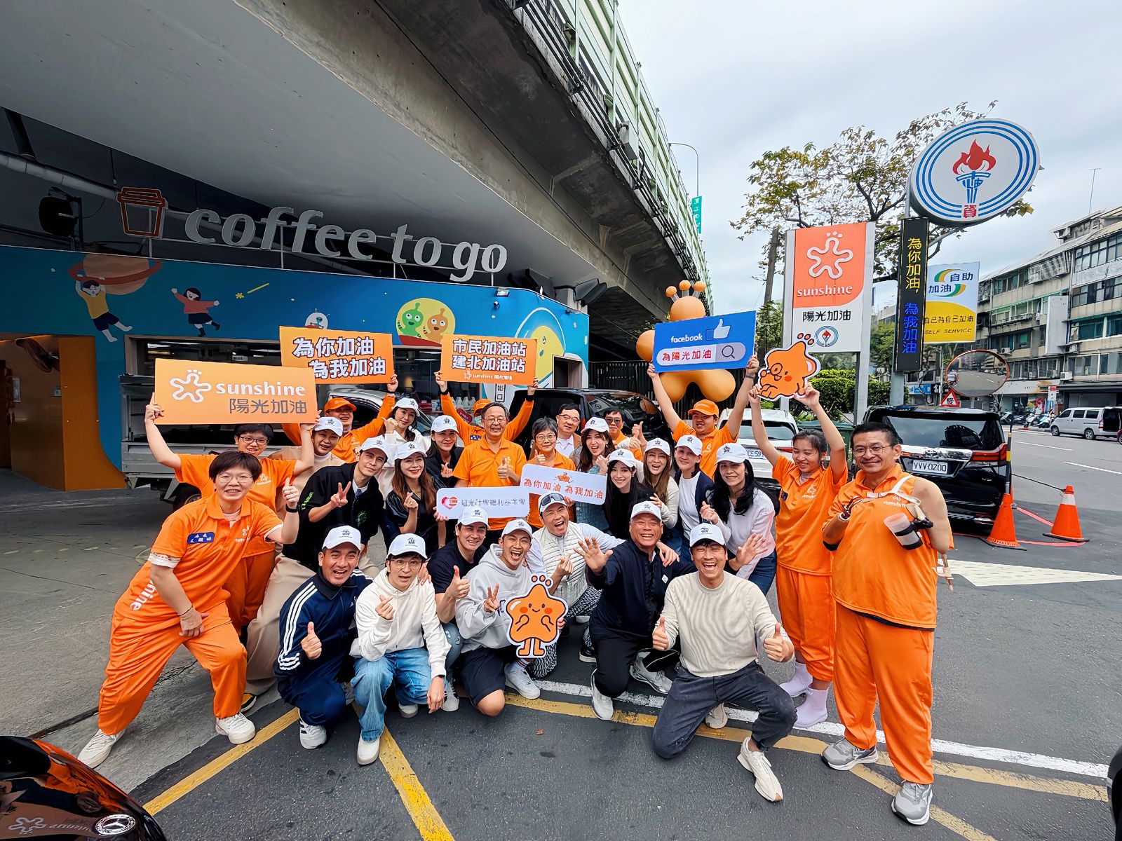 被「截肢女店長」笑容打動！侯昌明牽線逾20位演藝圈好友　走進陽光加油站「支持身障就業」