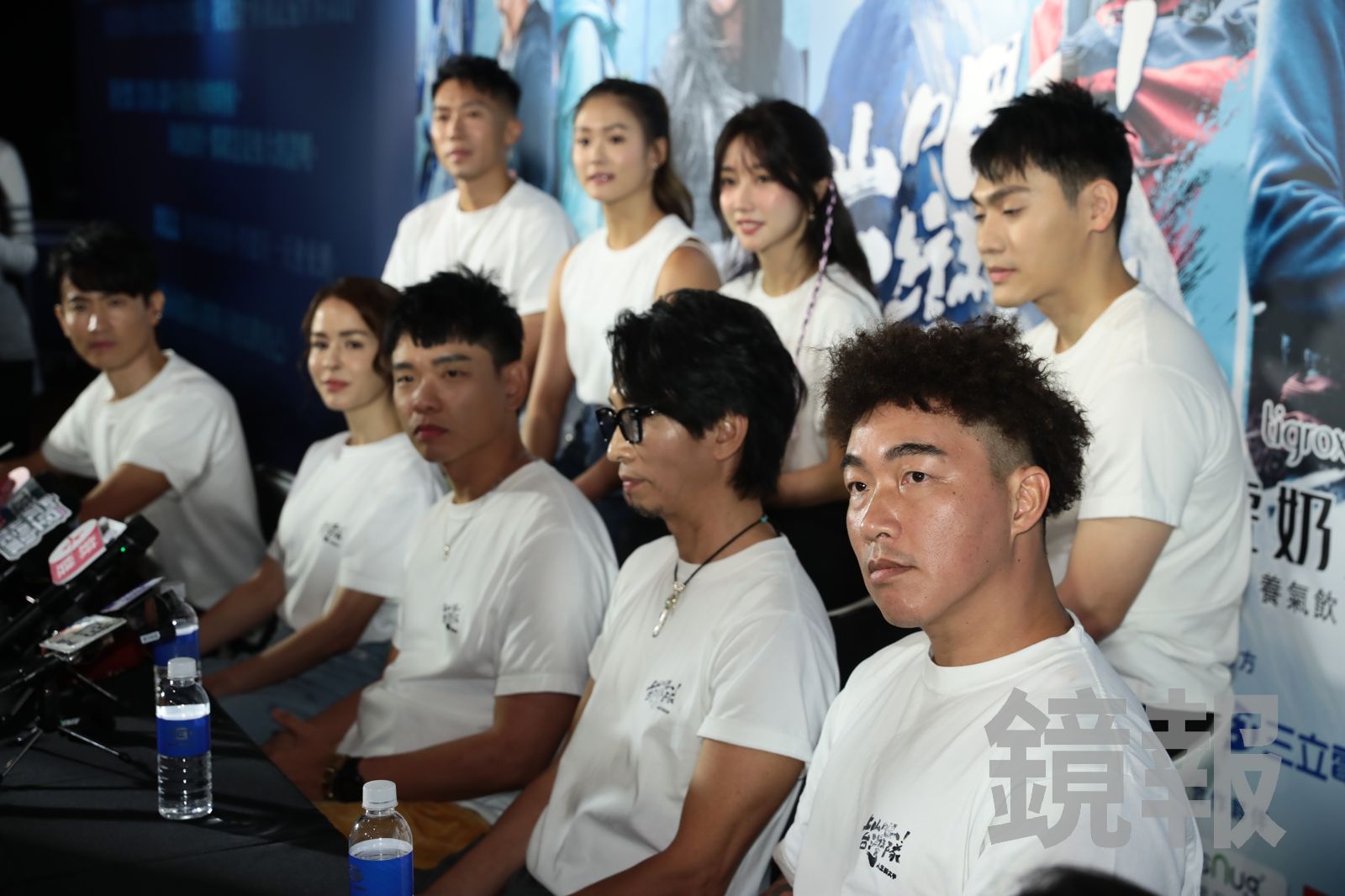 一行人接受採訪。林煒凱攝