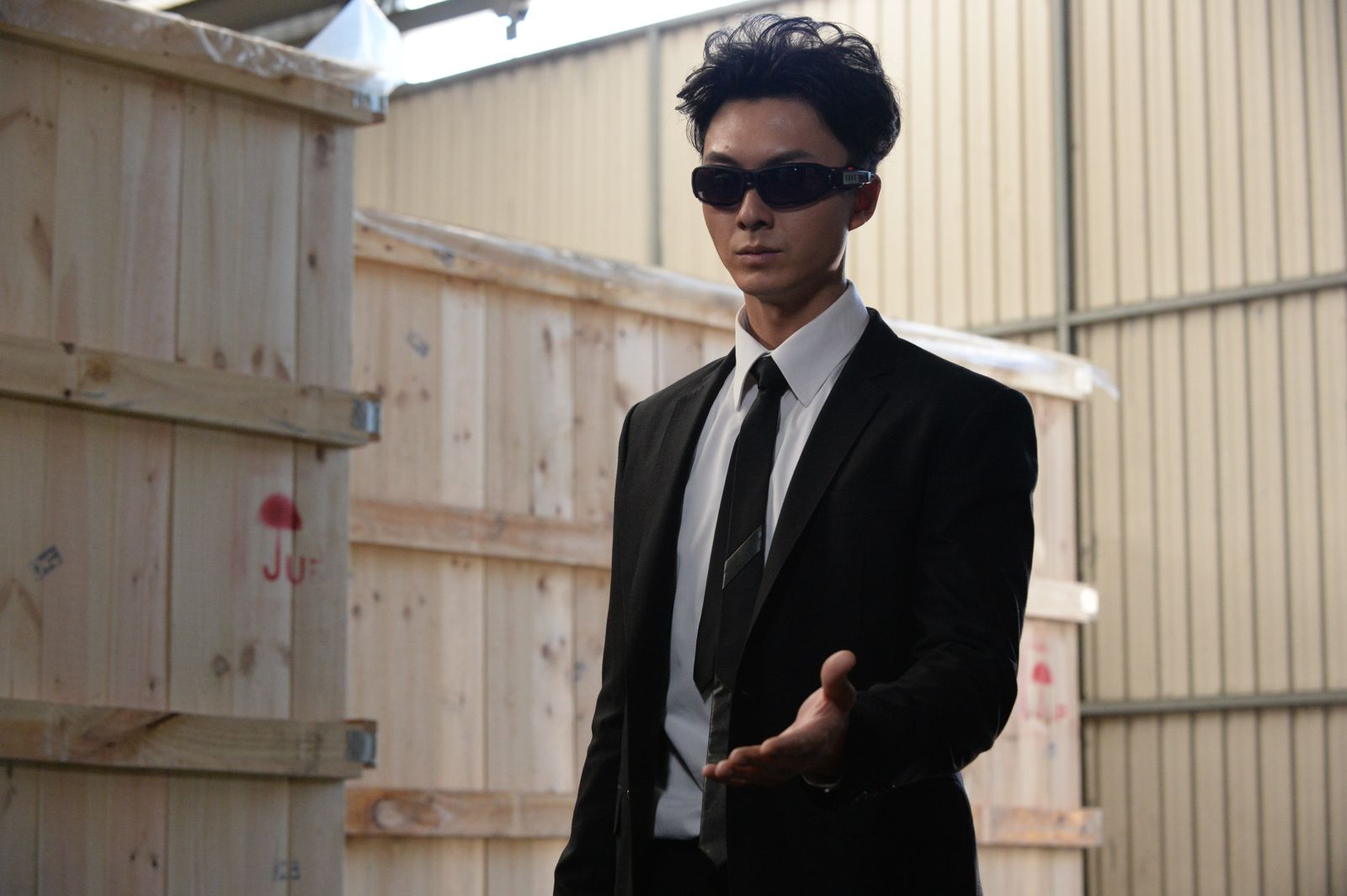 視帝巧克力腹肌成收視保證！連脫11部戲被封「脫衫王」　激情床戲羞穿3件褲