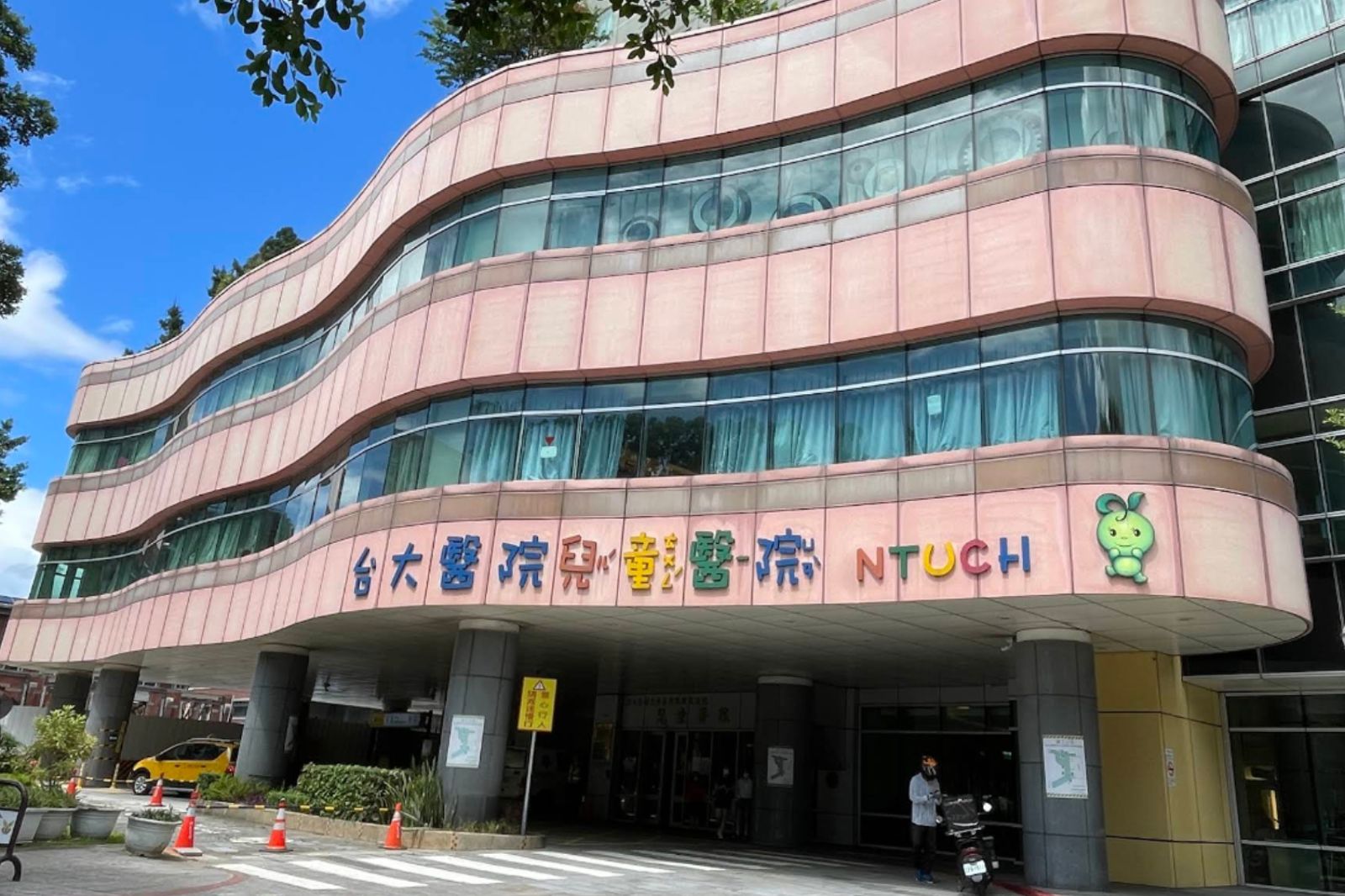 台大醫院兒科「一口氣徵14名醫生」時薪900起 他驚:診所至少2000起跳