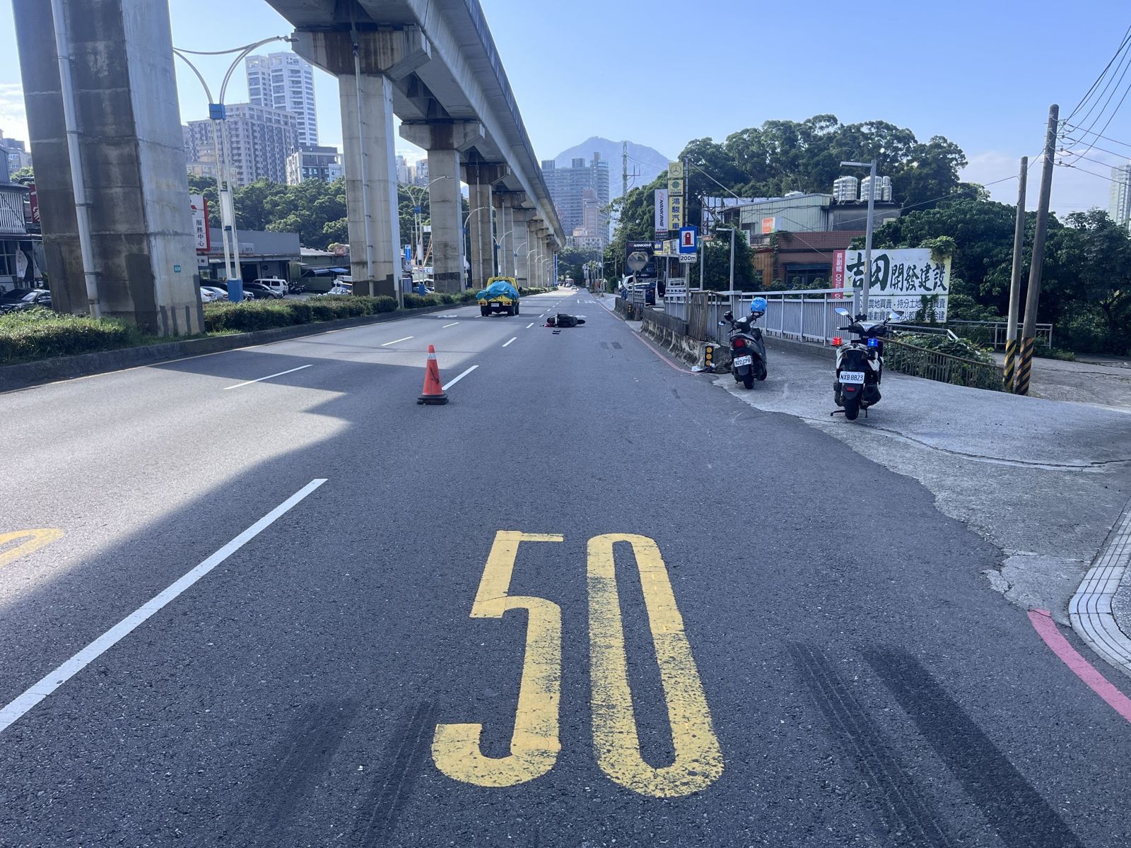 淡水2機車追撞釀死亡車禍 女騎士頭部重創搶救不治